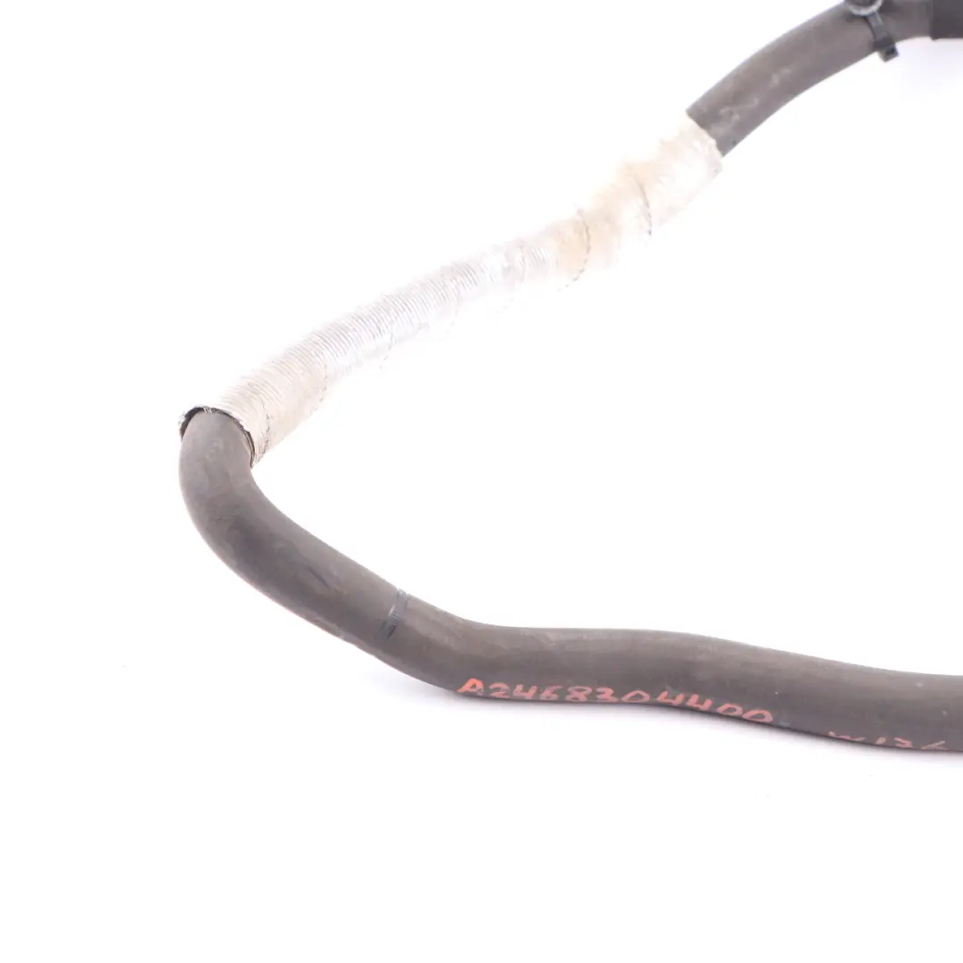 Tuyau refroidissement l'eau l'échangeur chaleur pour Mercedes W176 W246 à propos du numéro de pièce A2468308800 Mercedes W176 W246 Tuyau refroidissement l'eau l'échangeur chaleur - SKU A2468308800 - Numéro de pièce A2468308800