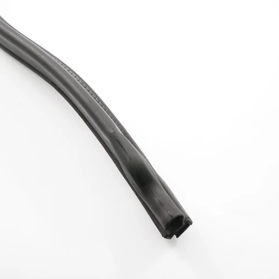 Pannello anteriore Scuttle Tempo Guarnizione di gomma per Mercedes W246 con numero di parte A2468310042 Mercedes W246 Pannello anteriore Scuttle Tempo Guarnizione di gomma - SKU A2468310042 - Numero di parte A2468310042