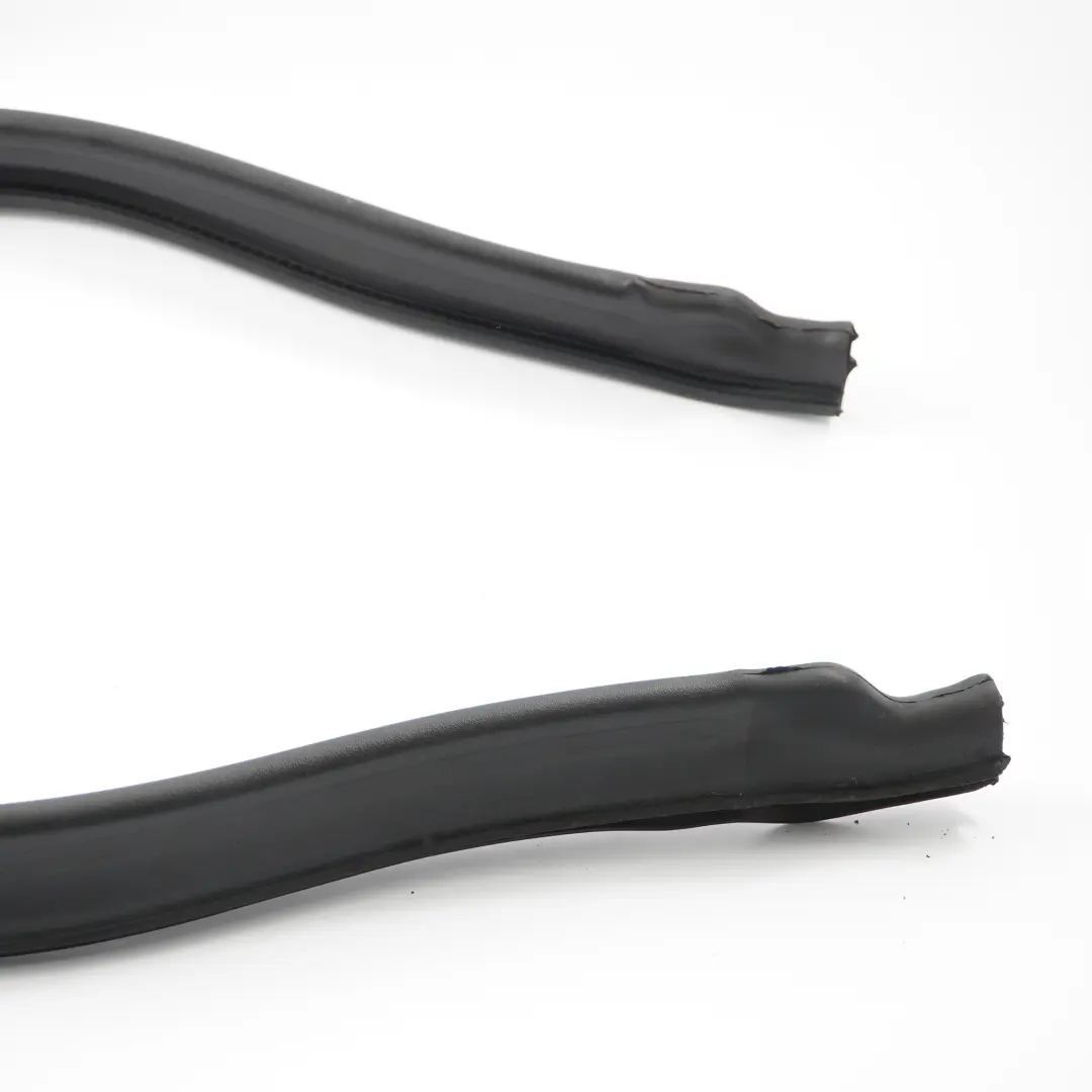 Junta de estanqueidad de goma para el panel frontal del parabrisas para Mercedes W246 con número de pieza A2468310042 Mercedes W246 Junta de estanqueidad de goma para el panel frontal del parabrisas - SKU A2468310042 - Número de pieza A2468310042