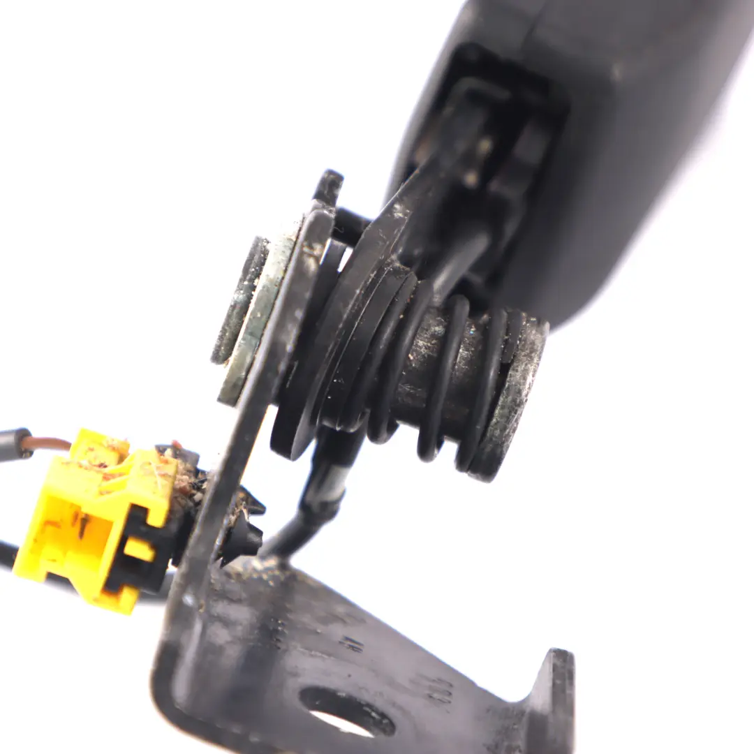 Zapinka Zatrzask Klamry Pasa Kanapy Tył Lewy do Mercedes W246 o numerze A2468603169 Mercedes W246 Zapinka Zatrzask Klamry Pasa Kanapy Tył Lewy - SKU A2468603169 - Numer Części A2468603169