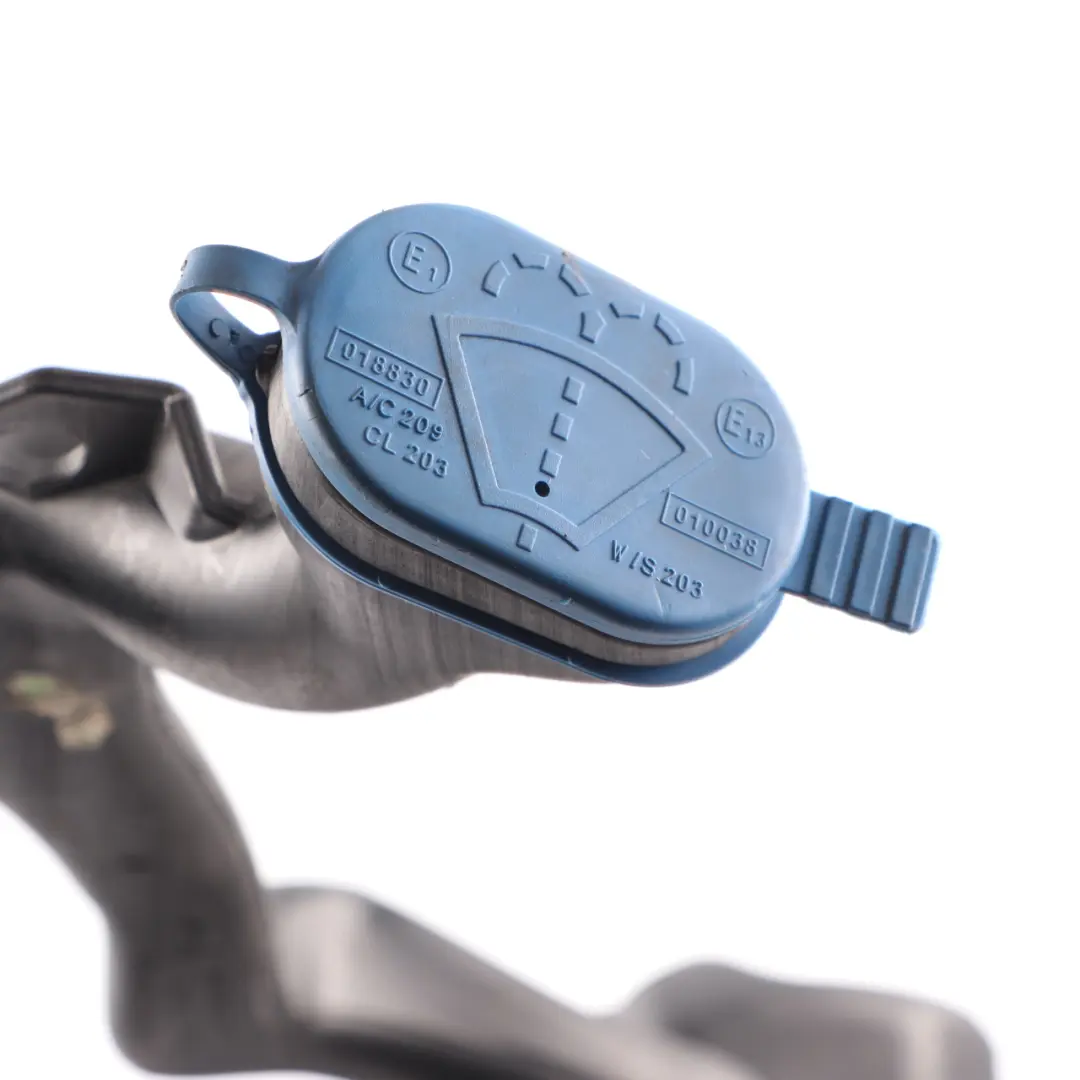 Zbiornik Płynu Spryskiwacza do Mercedes W176 W246 o numerze A2468690120 Mercedes W176 W246 Zbiornik Płynu Spryskiwacza - SKU A2468690120 - Numer Części A2468690120