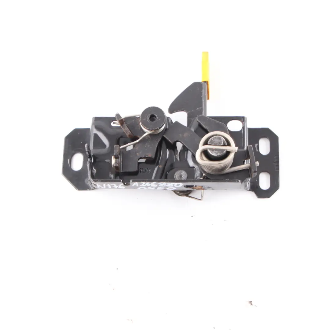 Verrouillage de capot Mercedes W176 W246 Release Lower Latch Catch pour à propos du numéro de pièce A2468800460 Verrouillage de capot Mercedes W176 W246 Release Lower Latch Catch - SKU A2468800460 - Numéro de pièce A2468800460