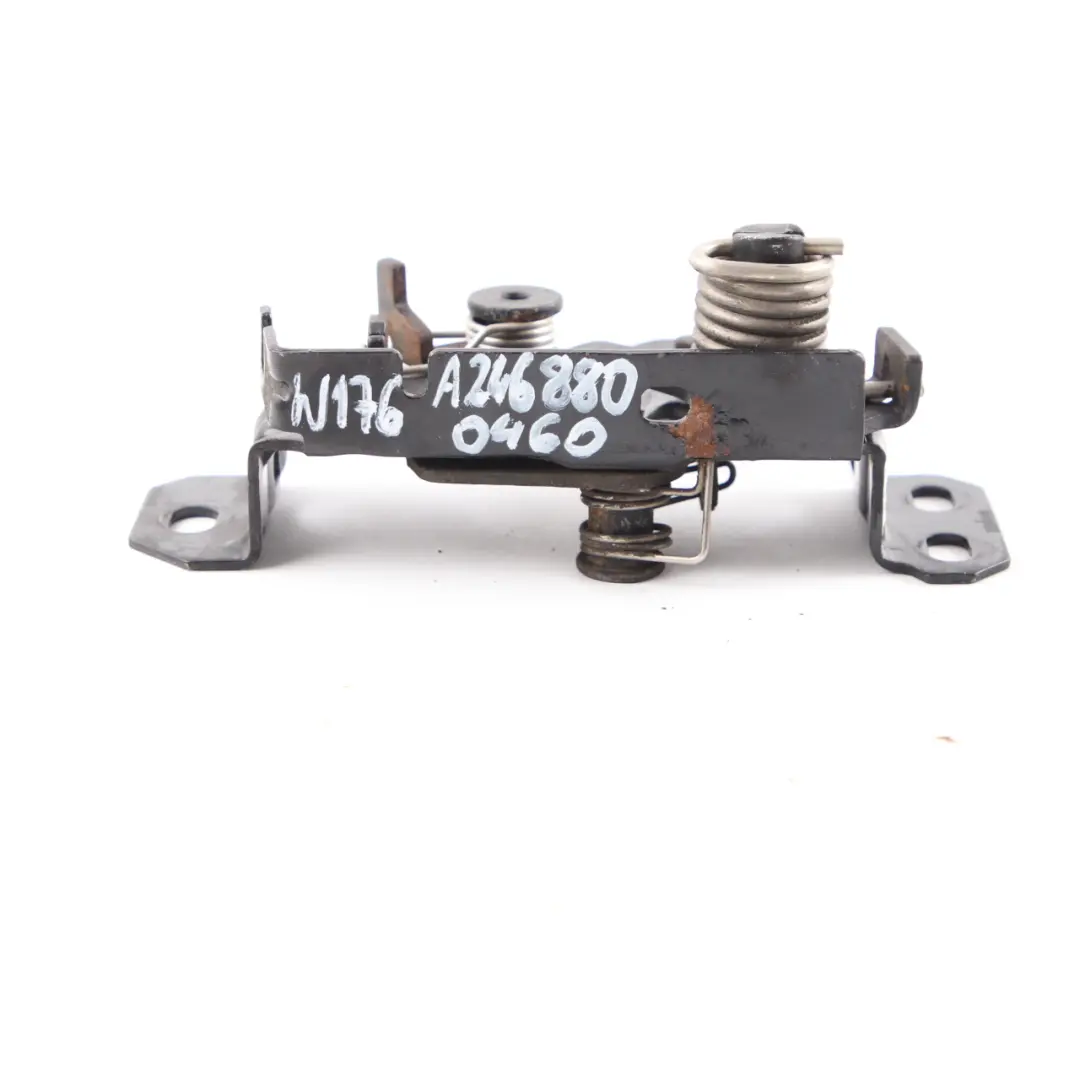 Motorhaubenentriegelung untere Riegelfalle für Mercedes W176 W246 mit Teilenummer A2468800460 Mercedes W176 W246 Motorhaubenentriegelung untere Riegelfalle - SKU A2468800460 - Teilenummer A2468800460