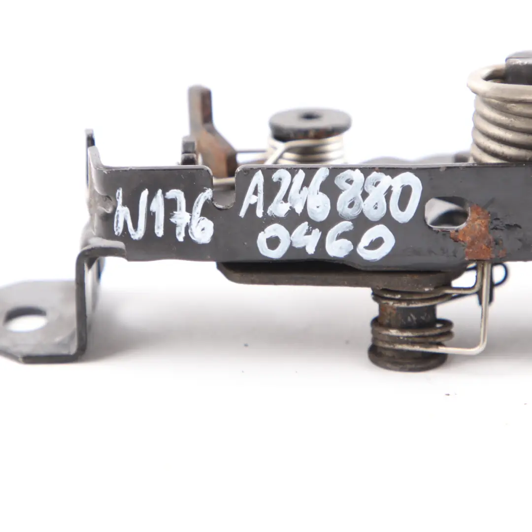 Mercedes W176 W246 Motorhaubenentriegelung untere Riegelfalle - SKU A2468800460 - Teilenummer A2468800460
