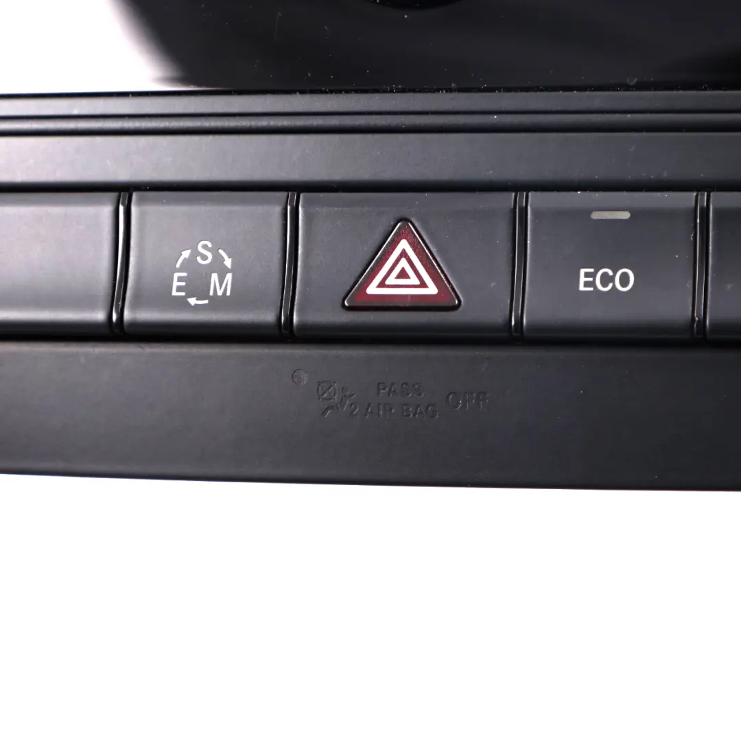 Radio Media Headunit Mercedes C117 W176 CD Radio Player Head Unit to with Part number A2469000212 Radio Media Headunit Mercedes C117 W176 CD Radio Player Head Unit - SKU A2469000212 - Part number A2469000212