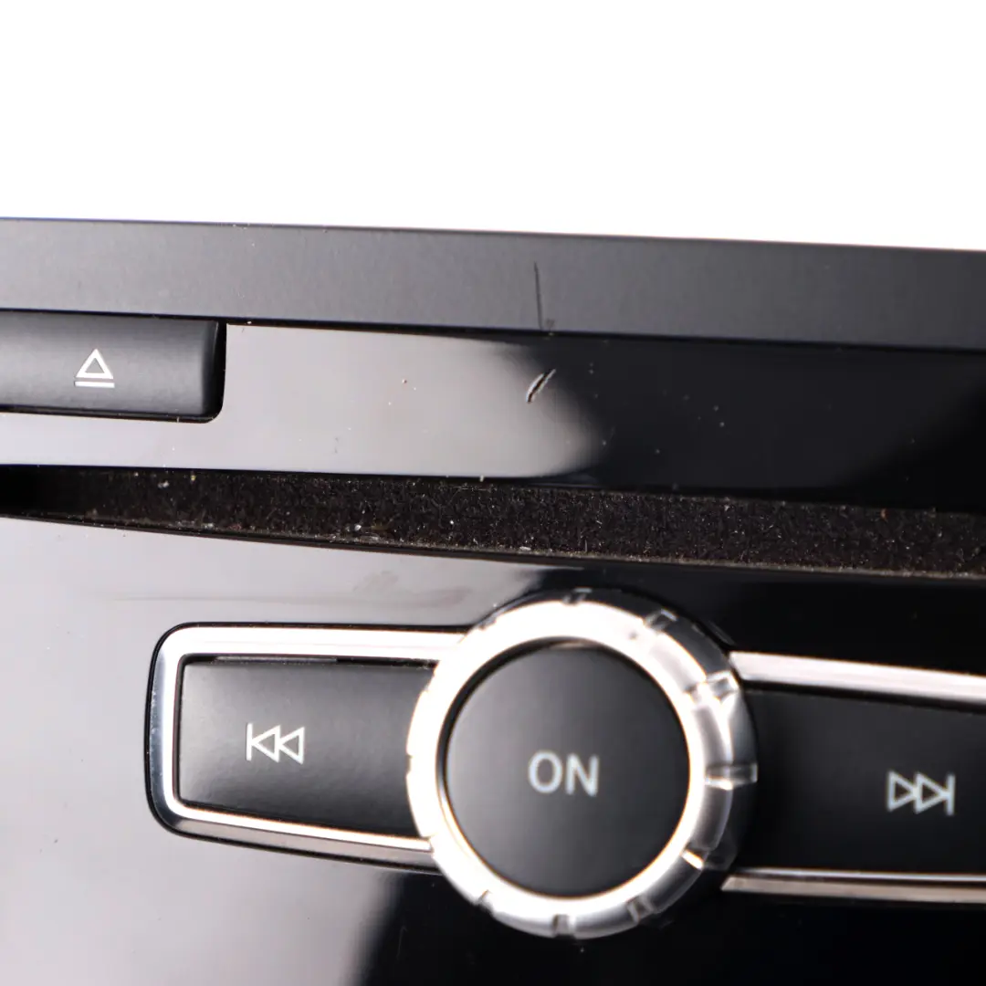 Radio Media Headunit Mercedes C117 W176 CD Radio Player Head Unit to with Part number A2469000212 Radio Media Headunit Mercedes C117 W176 CD Radio Player Head Unit - SKU A2469000212 - Part number A2469000212