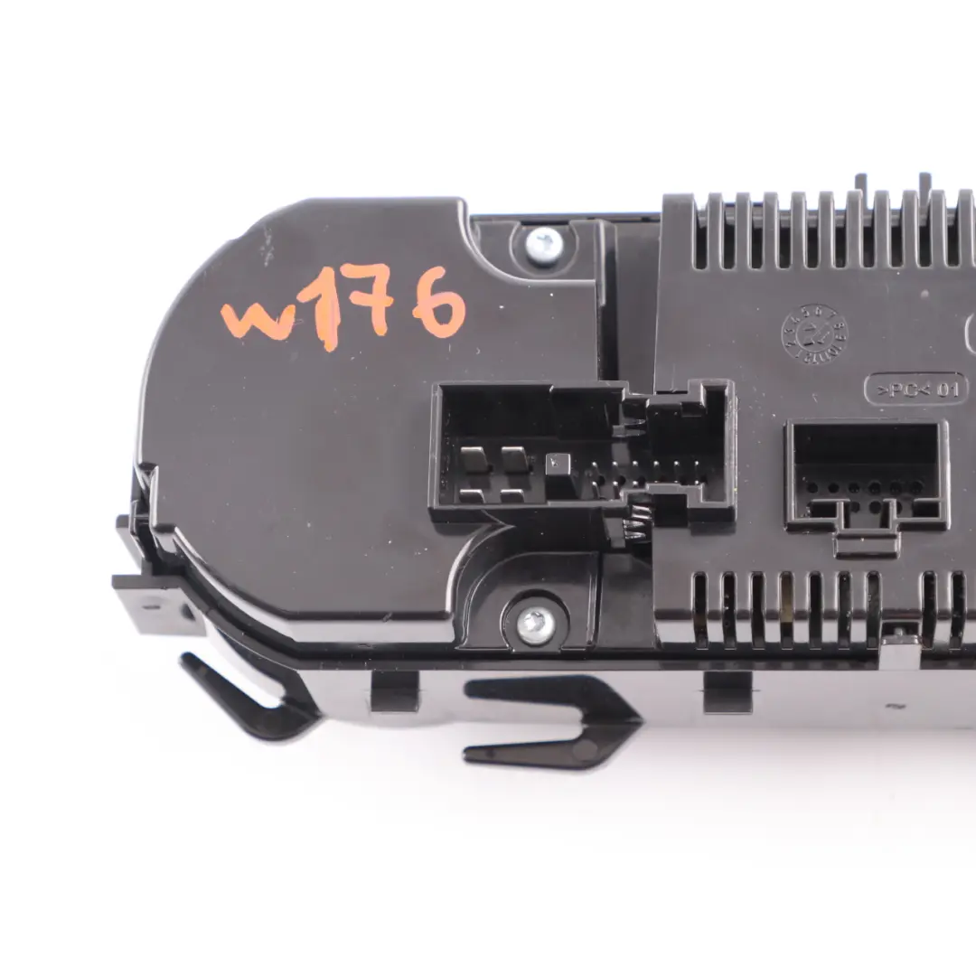 Klimabedienteil Heizungsschalter Klimaanlage A/C für Mercedes W176 W246 mit Teilenummer A2469002208 Mercedes W176 W246 Klimabedienteil Heizungsschalter Klimaanlage A/C - SKU A2469002208-1 - Teilenummer A2469002208