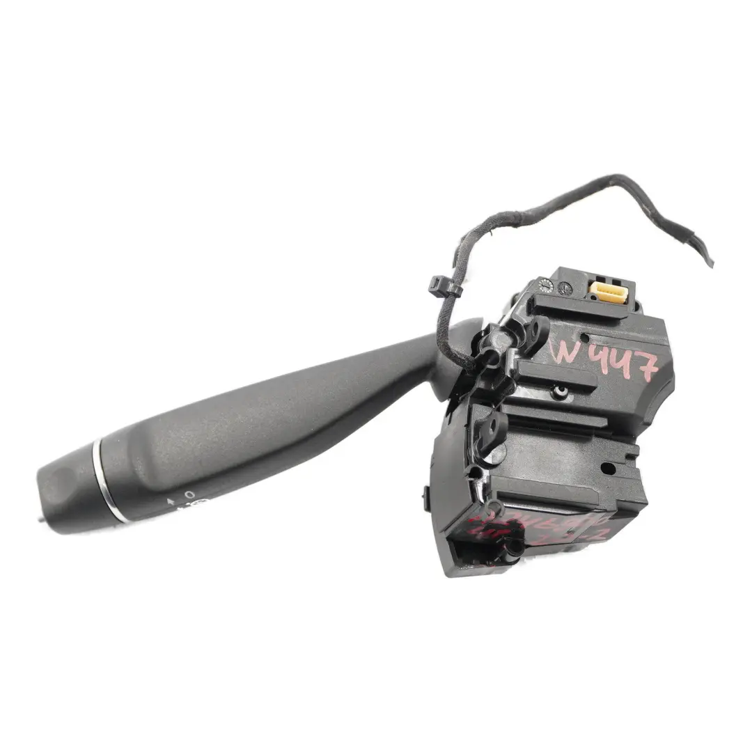 Przełącznik Zespolony Kolumny Tempomatu do Mercedes Vito W447 o numerze A2469004120 Mercedes Vito W447 Przełącznik Zespolony Kolumny Tempomatu - SKU A2469004120-2 - Numer Części A2469004120