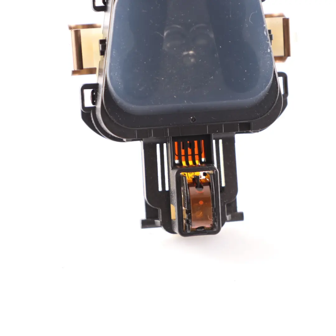 Czujnik Sensor Deszczu Przedniej Szyby do Mercedes W176 o numerze A2469005515 Mercedes W176 Czujnik Sensor Deszczu Przedniej Szyby - SKU A2469005515 - Numer Części A2469005515