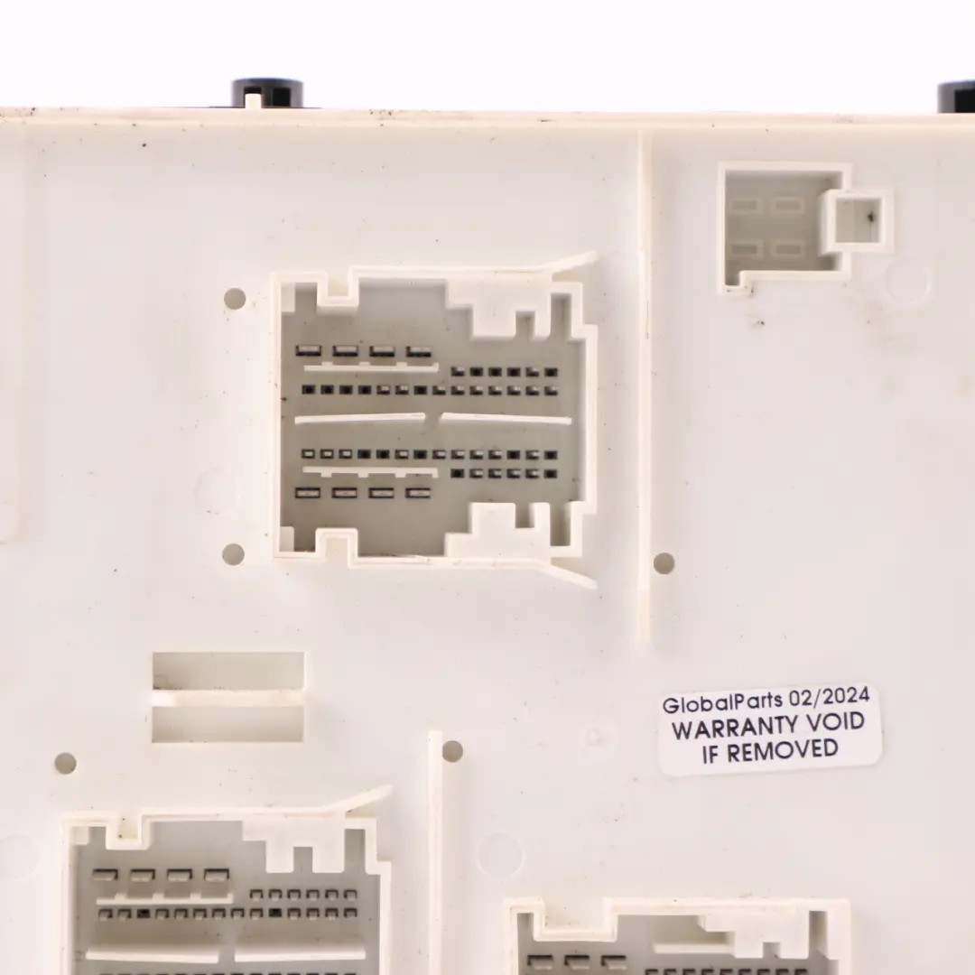 Fuse Box Mercedes W176 Front Fuse Relay Box Sam Control Module N10 to with Part number A2469005612 Fuse Box Mercedes W176 Front Fuse Relay Box Sam Control Module N10 - SKU A2469005612 - Part number A2469005612