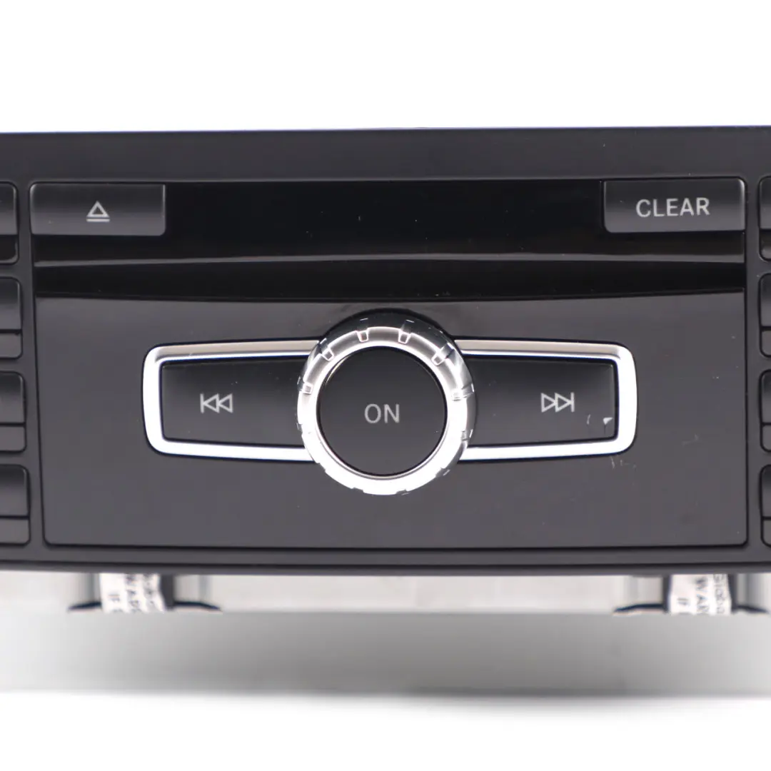 Radio CD Spieler Mercedes W176 W246 COMAND Nav Sat Hauptgerät für mit Teilenummer A2469006710 Radio CD Spieler Mercedes W176 W246 COMAND Nav Sat Hauptgerät - SKU A2469006710 - Teilenummer A2469006710