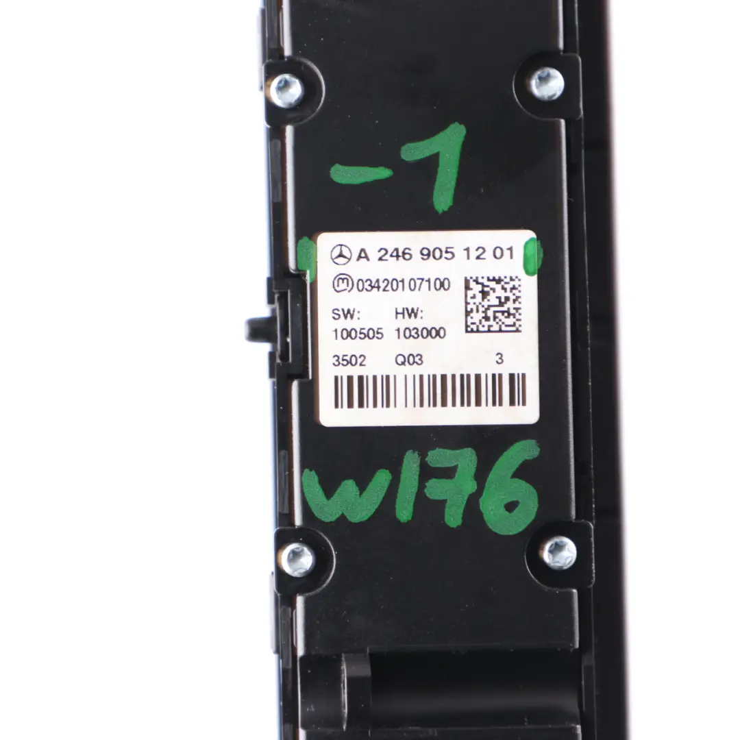  Interrupteur de danger Mercedes W176 W246 Console Centrale Panneau - SKU A2469051201-1 - Numéro de pièce A2469051201
