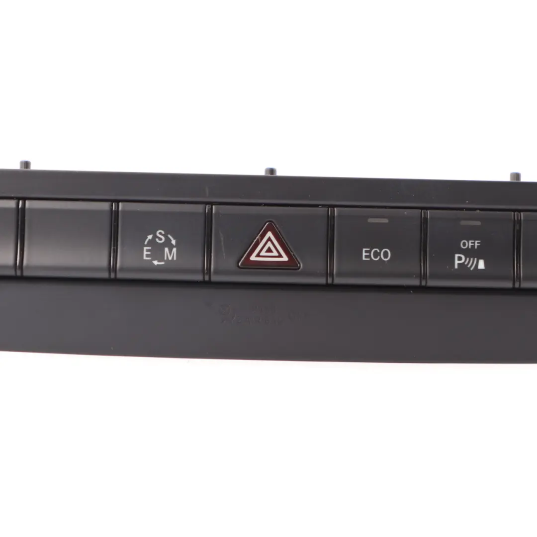 Console Centrale Interrupteur De Danger ECO PDC pour Mercedes W176 W246 à propos du numéro de pièce A2469052301 Mercedes W176 W246 Console Centrale Interrupteur De Danger ECO PDC - SKU A2469052301 - Numéro de pièce A2469052301