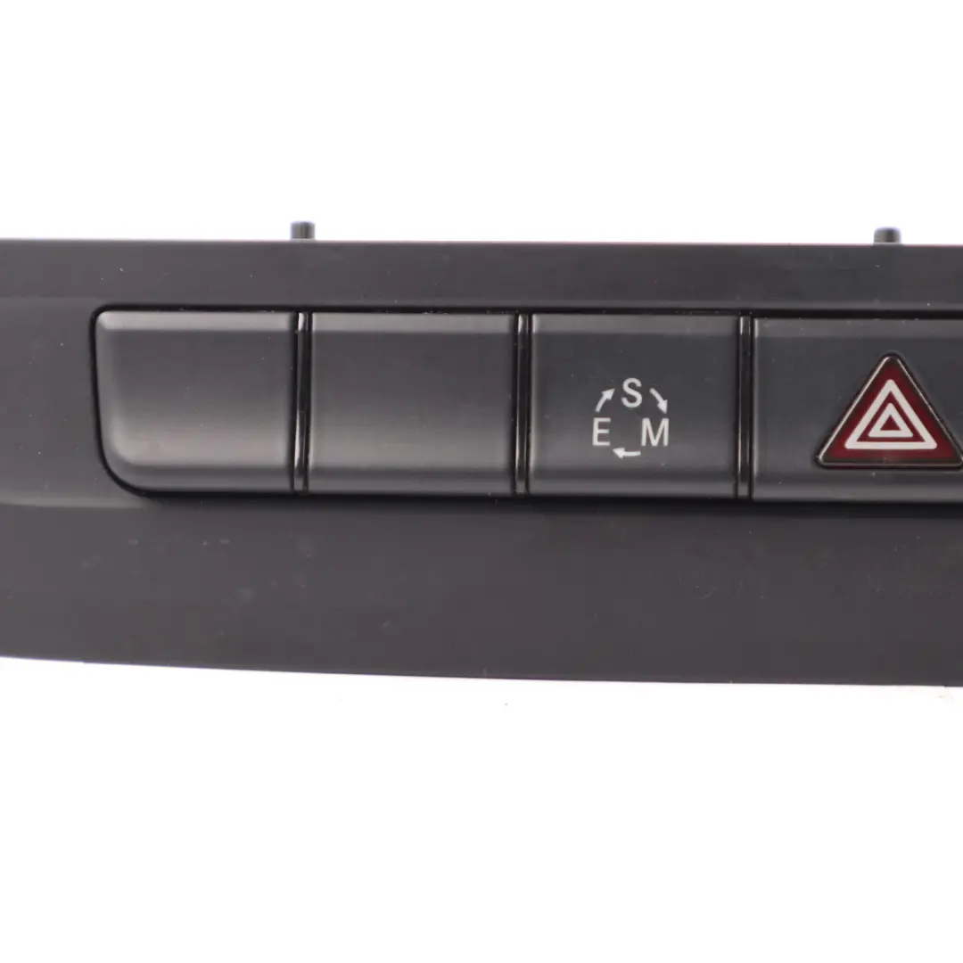 Interruptor Peligro Mercedes W176 W246 Consola ECO PDC Botonera para con número de pieza A2469055902 Interruptor Peligro Mercedes W176 W246 Consola ECO PDC Botonera - SKU A2469055902 - Número de pieza A2469055902