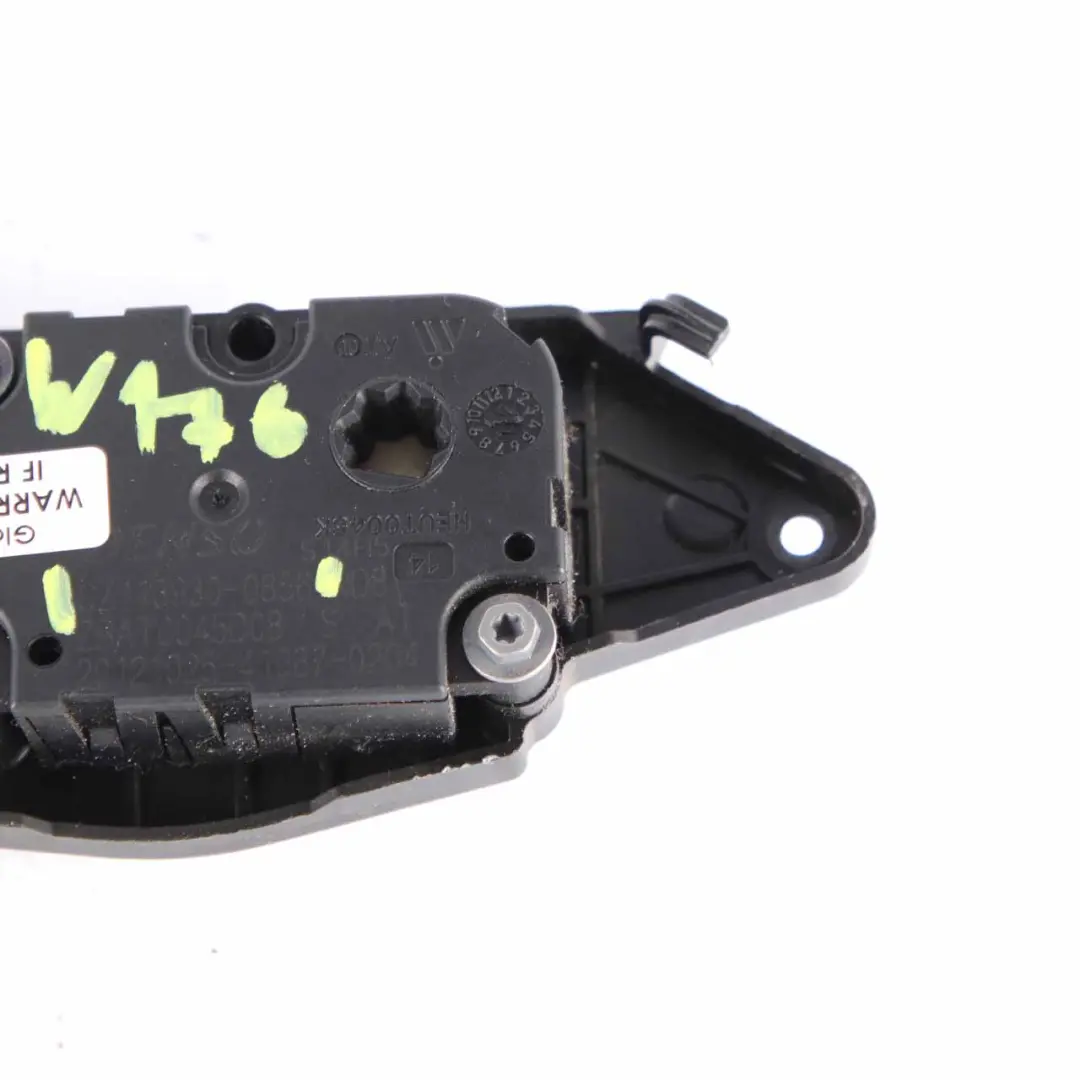 Riscaldatore Matrix Flap Control Motor CZ113930-0856 per Mercedes W176 W246 C117 con numero di parte A2469064400 Mercedes W176 W246 C117 Riscaldatore Matrix Flap Control Motor CZ113930-0856 - SKU A2469064400 - Numero di parte A2469064400