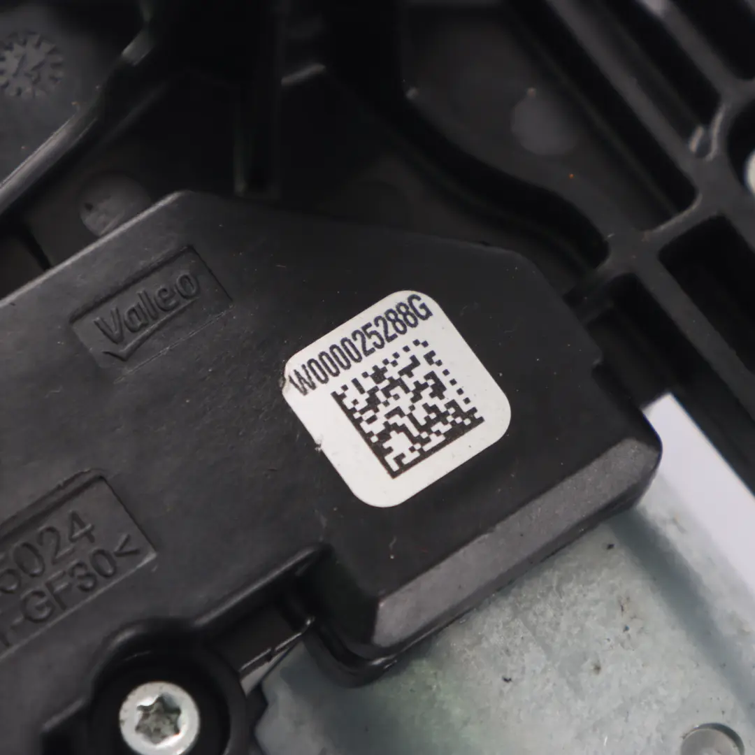 Mercedes W242 W246 Couvercle de coffre Moteur d'essuie-glace arrière - SKU A2469064900 - Numéro de pièce A2469064900