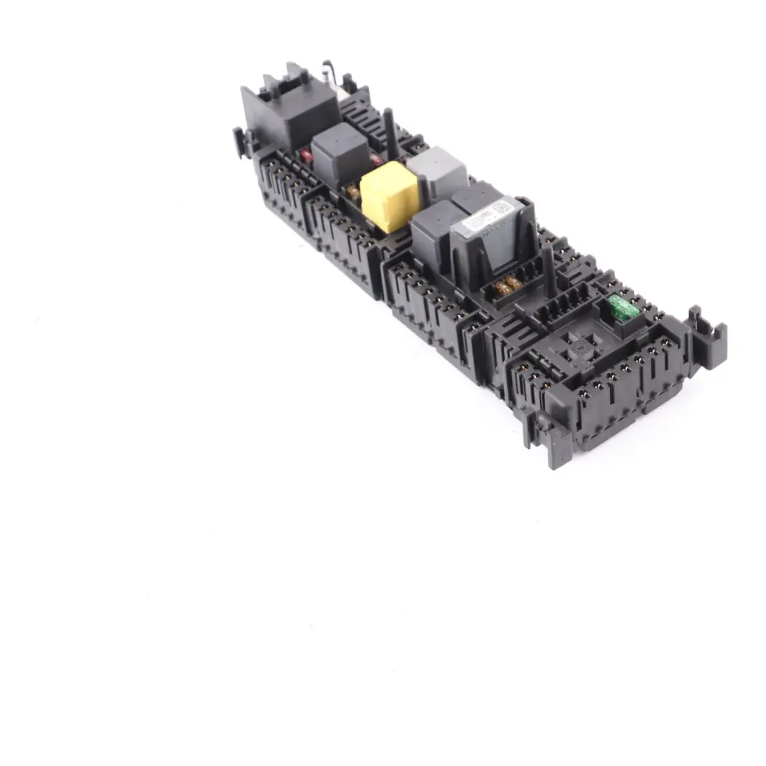 Scatola fusibili Mercedes W156 W176 W246 Modulo unità relè anteriore per con numero di parte A2469066600 Scatola fusibili Mercedes W156 W176 W246 Modulo unità relè anteriore - SKU A2469066600 - Numero di parte A2469066600