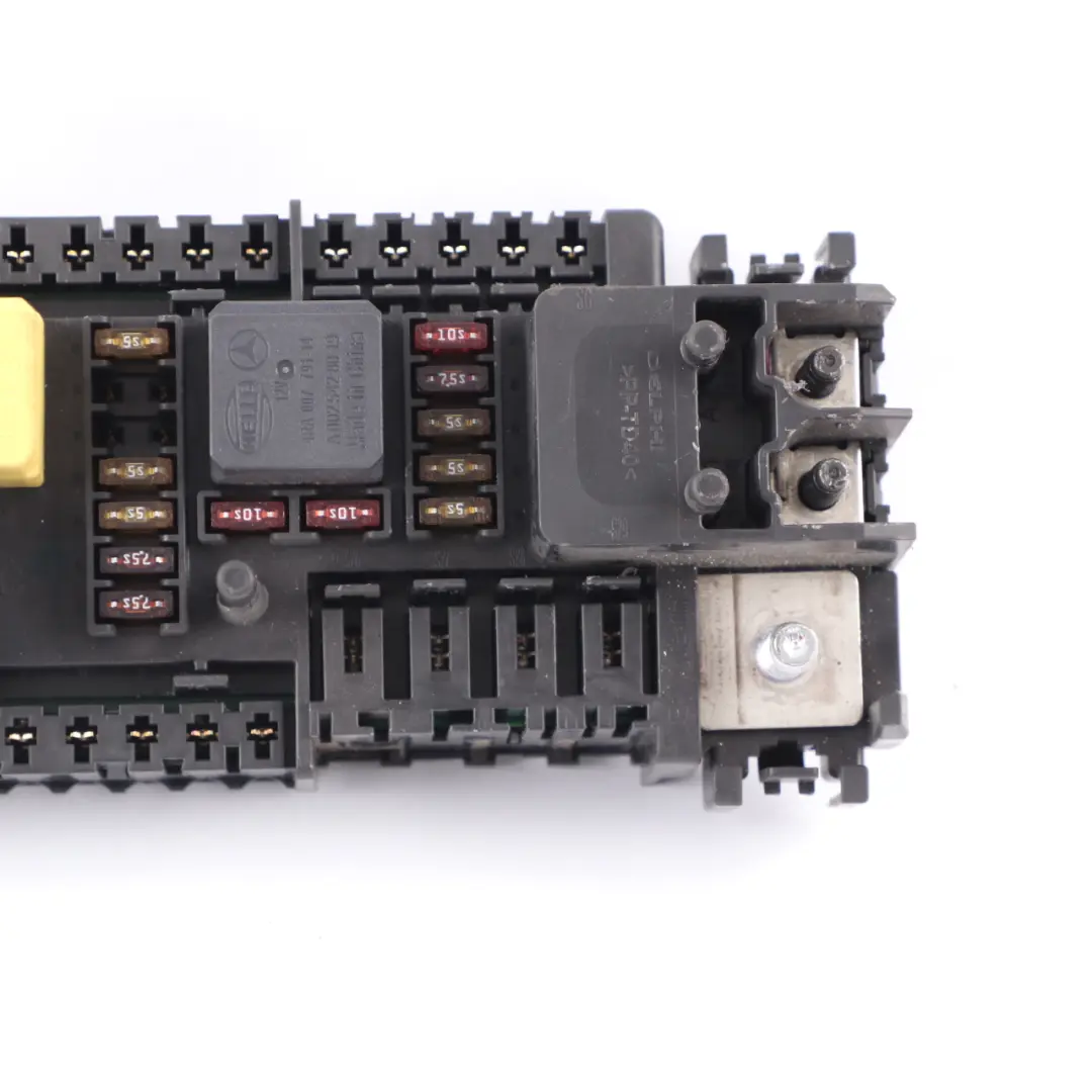 Scatola fusibili Mercedes W156 W176 W246 Modulo unità relè anteriore per con numero di parte A2469066600 Scatola fusibili Mercedes W156 W176 W246 Modulo unità relè anteriore - SKU A2469066600 - Numero di parte A2469066600