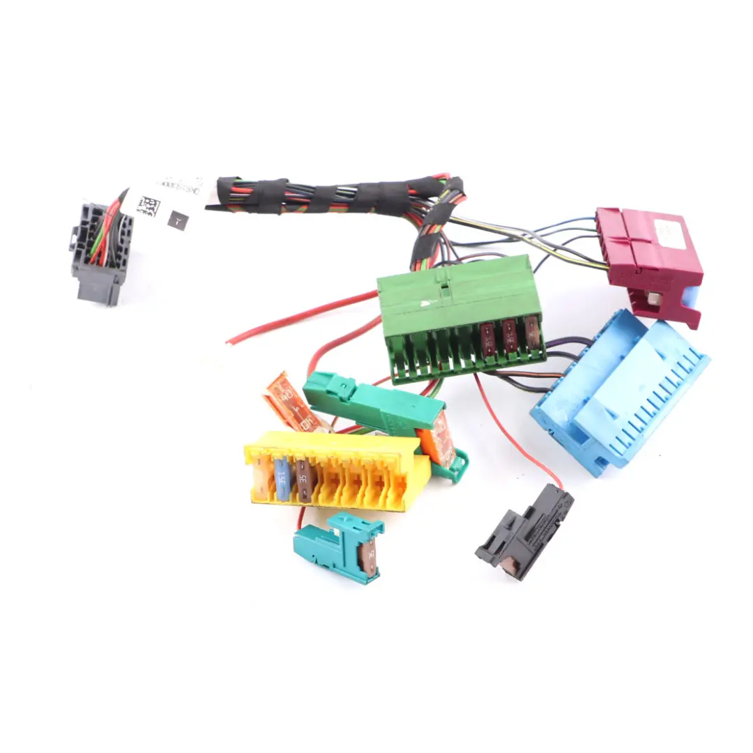 Fusible Relais Boîte Unité Câblage Loom pour Mercedes W176 W246 C117 à propos du numéro de pièce A2469067100 Mercedes W176 W246 C117 Fusible Relais Boîte Unité Câblage Loom - SKU A2469067100-1 - Numéro de pièce A2469067100