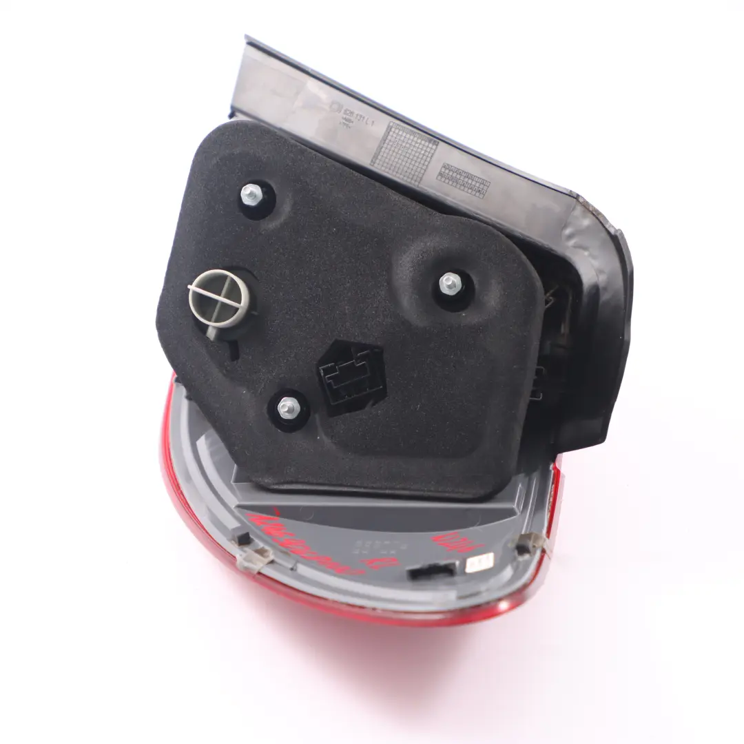 Luz Trasera Izquierda Panel lateral luces traseras LED para Mercedes W246 con número de pieza A2469068100 Mercedes W246 Luz Trasera Izquierda Panel lateral luces traseras LED - SKU A2469068100 - Número de pieza A2469068100