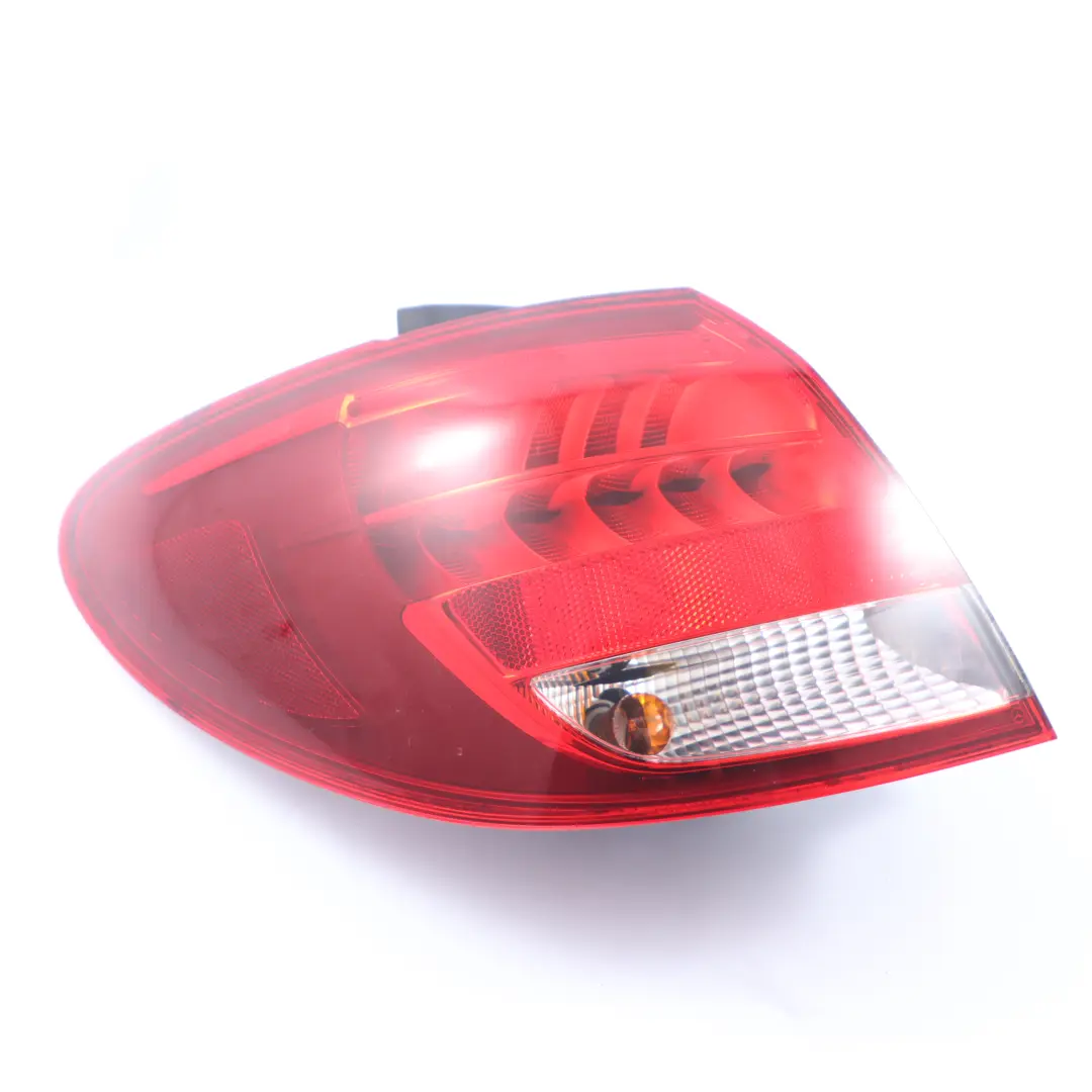 Fanale posteriore sinistro laterale LED per Mercedes W246 con numero di parte A2469068100 Mercedes W246 Fanale posteriore sinistro laterale LED - SKU A2469068100 - Numero di parte A2469068100