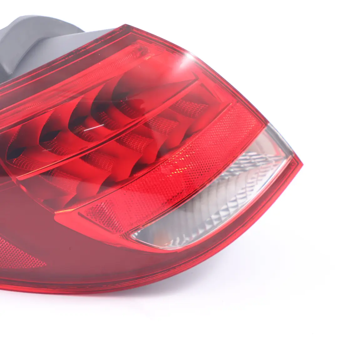 Mercedes W246 Lampa Lewy Tył Lewa Tylna LED - SKU A2469068100 - Numer Części A2469068100