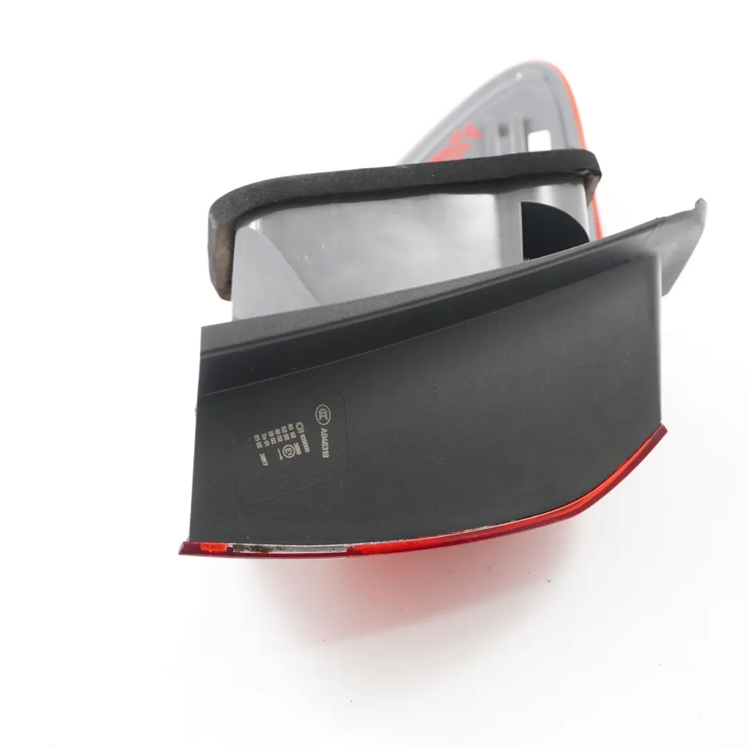 Mercedes W246 Luz Trasera Derecha Panel lateral luces traseras LED - SKU A2469068200 - Número de pieza A2469068200