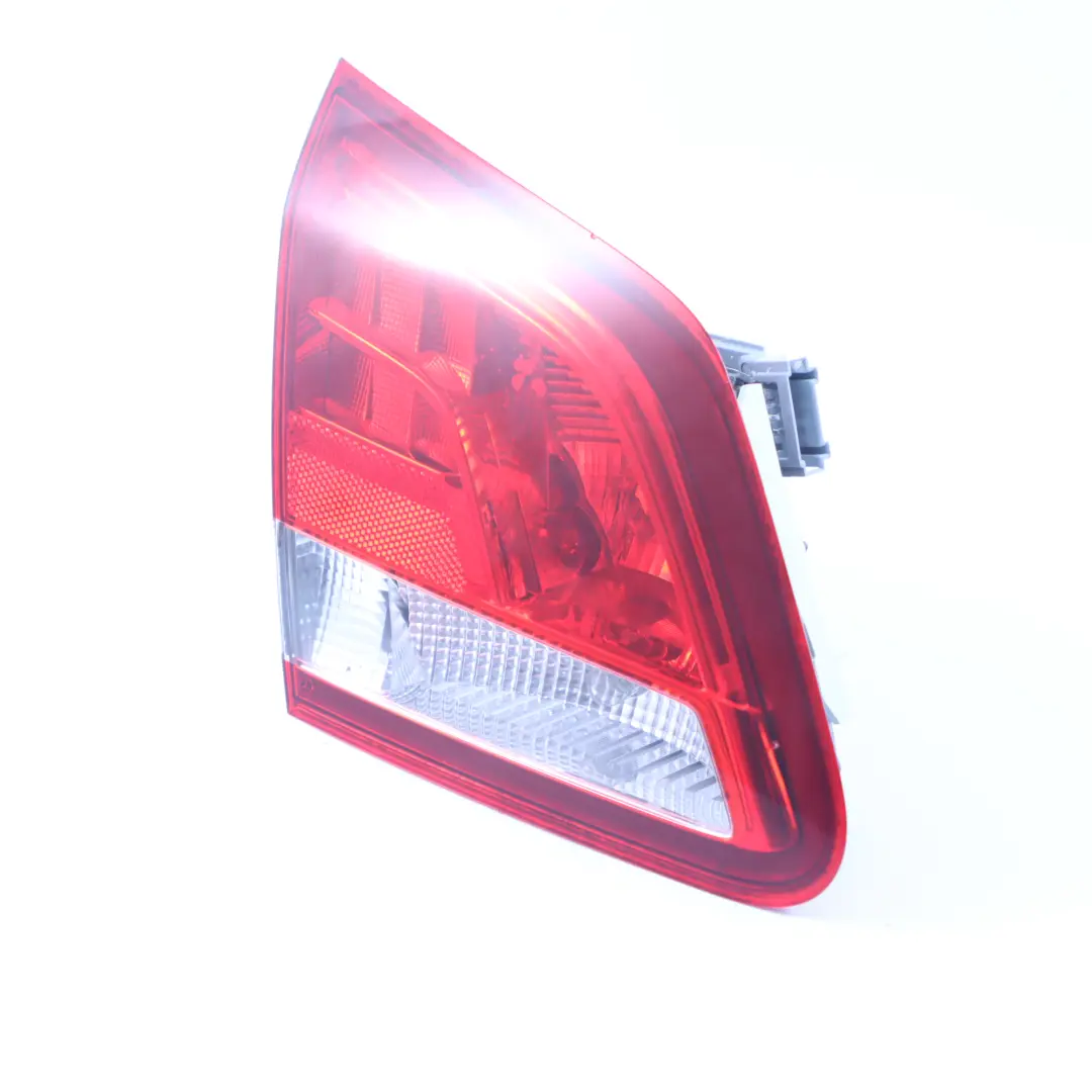 Luce Posteriore Baule Portellone Sinistro Fanale per Mercedes W246 con numero di parte A2469068500 Mercedes W246 Luce Posteriore Baule Portellone Sinistro Fanale - SKU A2469068500 - Numero di parte A2469068500