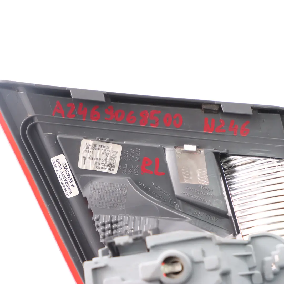 Feu arrière coffre hayon gauche Feu arrière intérieur pour Mercedes W246 à propos du numéro de pièce A2469068500 Mercedes W246 Feu arrière coffre hayon gauche Feu arrière intérieur - SKU A2469068500 - Numéro de pièce A2469068500