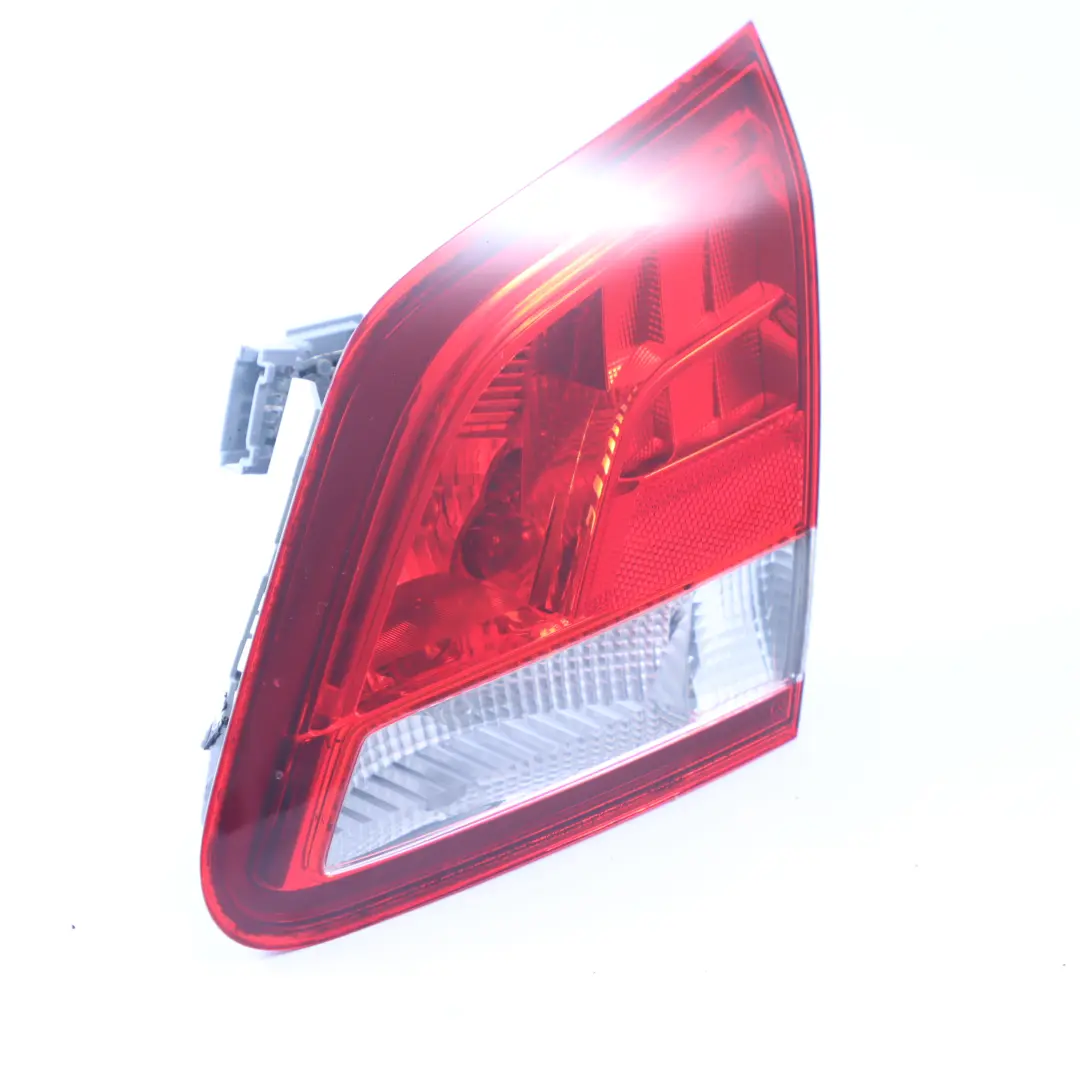 Mercedes W246 Rücklicht Kofferraum Heckklappe Rechts Innere leuchte - SKU A2469068600 - Teilenummer A2469068600