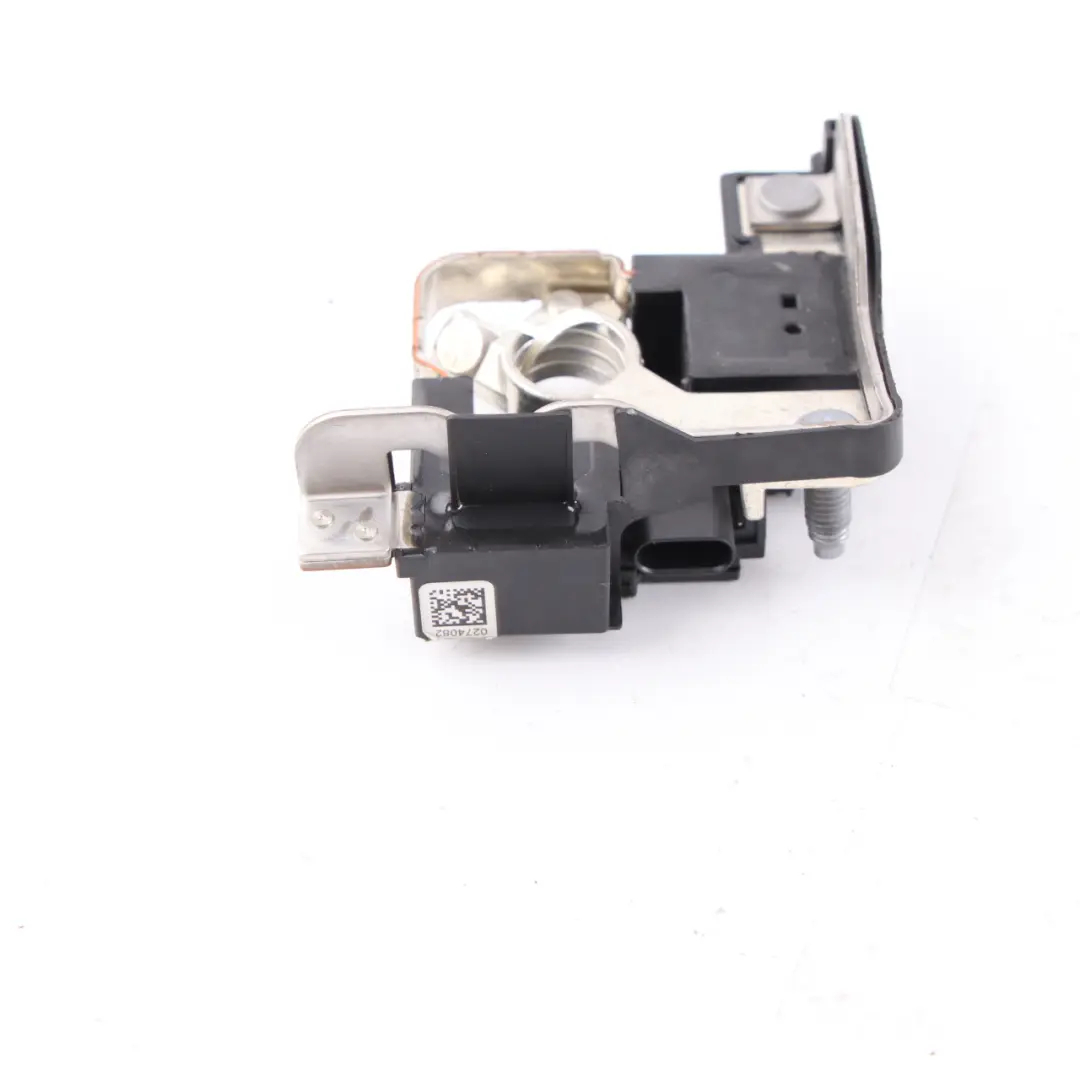 Blocco giunzione batteria Mercedes W176 W246 Terminale polo batteria per con numero di parte A2469068601 Blocco giunzione batteria Mercedes W176 W246 Terminale polo batteria - SKU A2469068601 - Numero di parte A2469068601