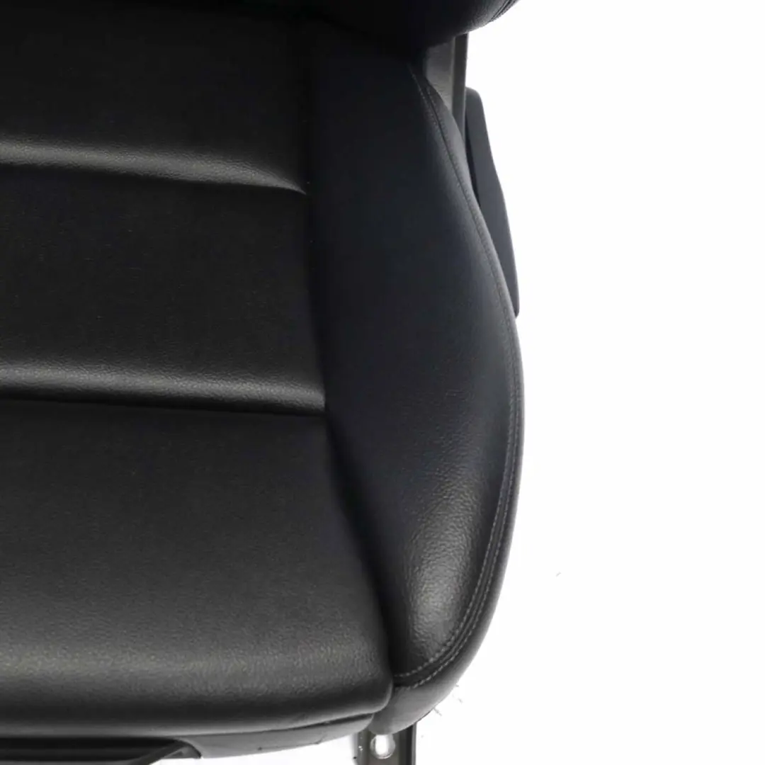  Siège avant Mercedes W176 Classe A gauche simili cuir noir - SKU A2469105702-1 - Numéro de pièce A2469105702