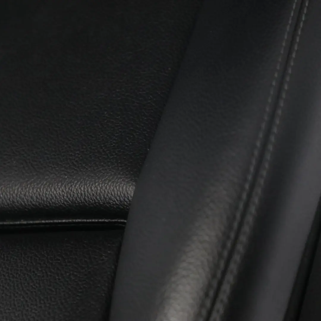  Siège avant Mercedes W176 Classe A gauche simili cuir noir - SKU A2469105702-1 - Numéro de pièce A2469105702