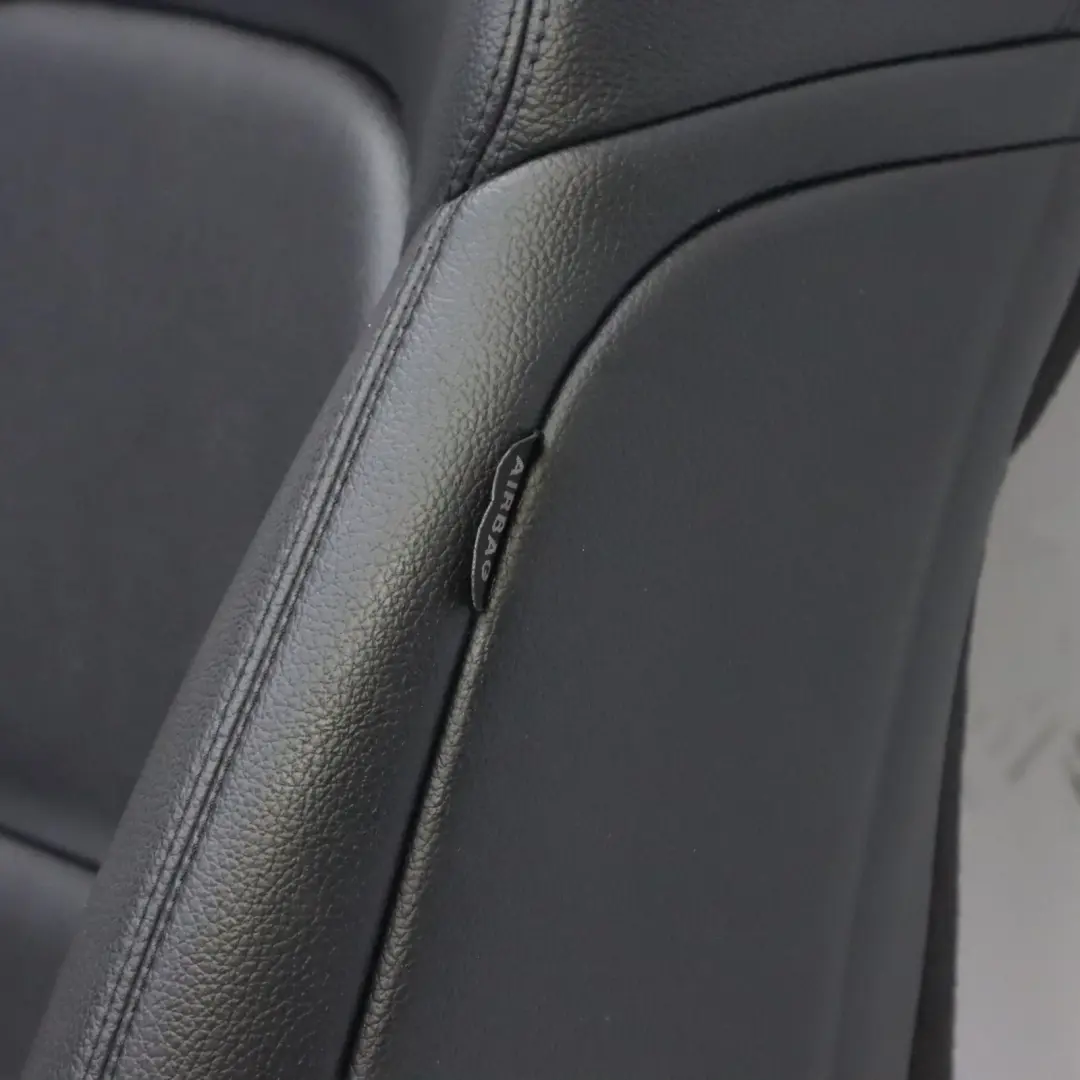 Mercedes W176 Sedile anteriore sinistro Rivestimento schienale finta pelle nero - SKU A2469105702-5 - Numero di parte A2469105702