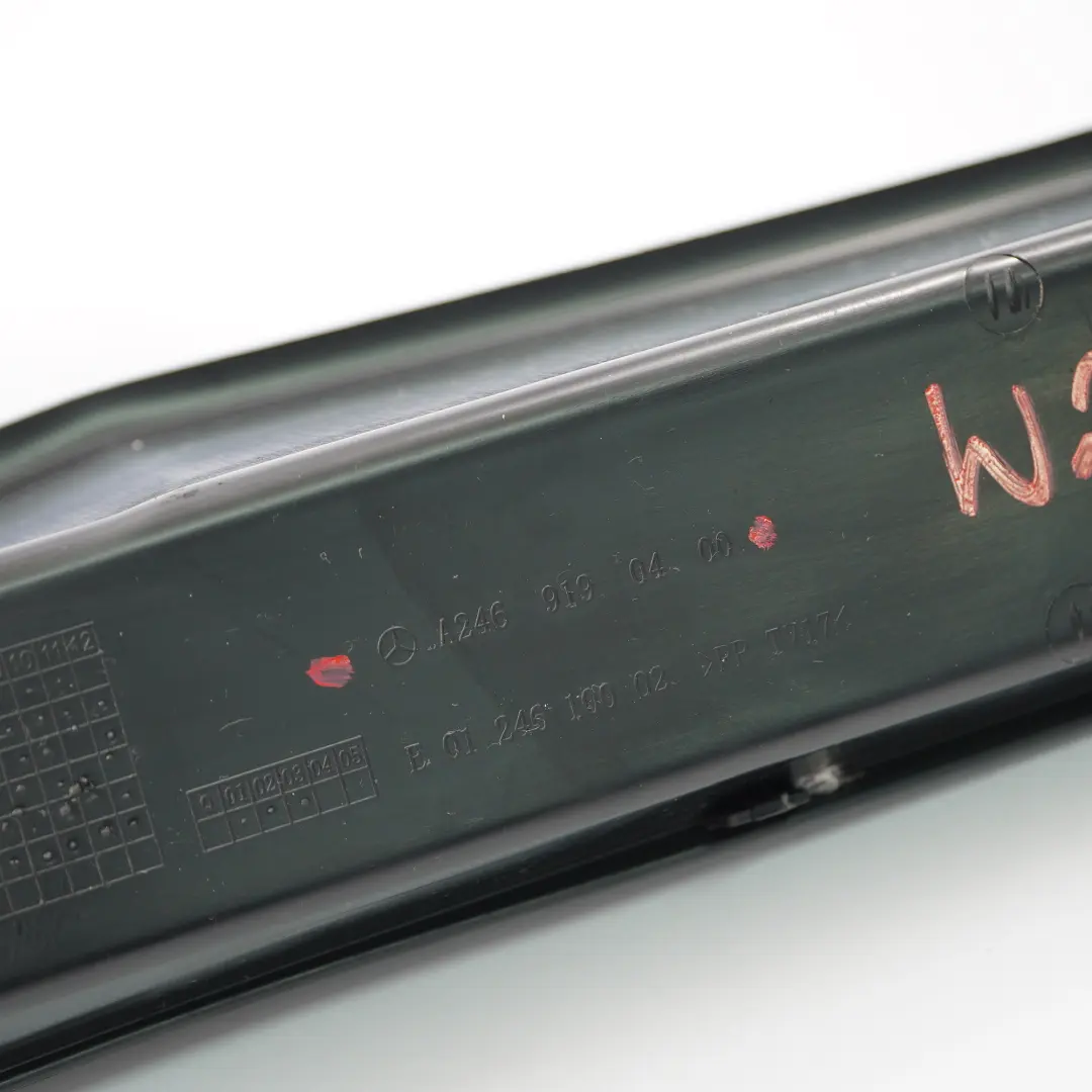 Asiento Rail Cubierta Delantera Derecha Trim Exterior para Mercedes W246 con número de pieza A2469190400 Mercedes W246 Asiento Rail Cubierta Delantera Derecha Trim Exterior - SKU A2469190400 - Número de pieza A2469190400