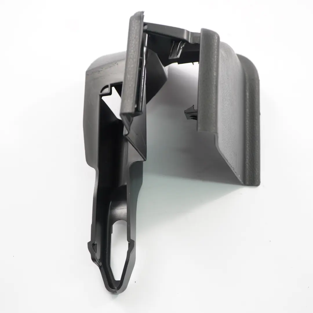 Asiento Rail Cubierta Delantera Derecha Recorte Exterior Trasero para Mercedes W246 con número de pieza A2469190600 Mercedes W246 Asiento Rail Cubierta Delantera Derecha Recorte Exterior Trasero - SKU A2469190600 - Número de pieza A2469190600