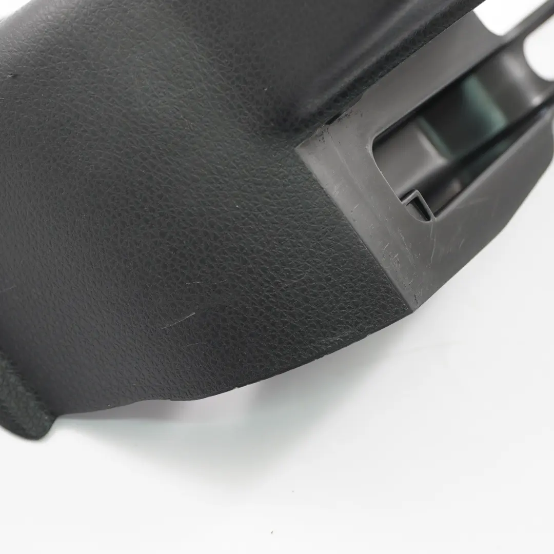 Sitzschienenabdeckung Vorne Rechts Trim außen hinten für Mercedes W246 mit Teilenummer A2469190600 Mercedes W246 Sitzschienenabdeckung Vorne Rechts Trim außen hinten - SKU A2469190600 - Teilenummer A2469190600