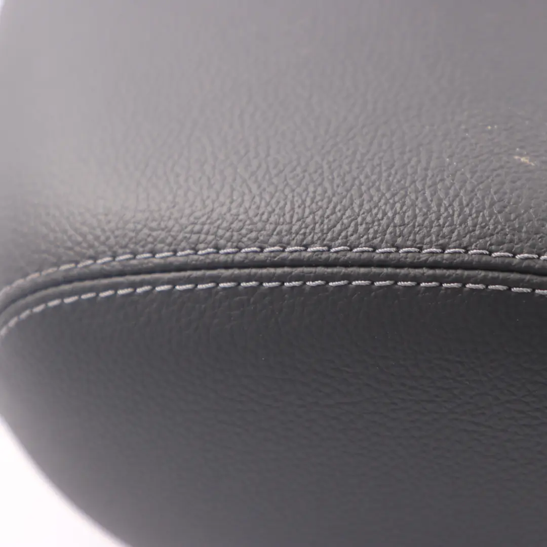 Poggiatesta sedile anteriore sinistro destro in similpelle nero per Mercedes W176 con numero di parte A2469701300 Mercedes W176 Poggiatesta sedile anteriore sinistro destro in similpelle nero - SKU A2469701300 - Numero di parte A2469701300