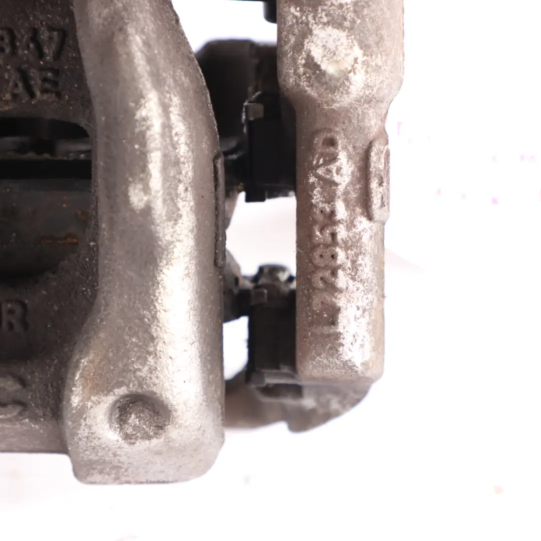 Etrier frein Mercedes W177 W247 Unité freinage roue arrière droite pour à propos du numéro de pièce A2474232000 Etrier frein Mercedes W177 W247 Unité freinage roue arrière droite - SKU A2474232000 - Numéro de pièce A2474232000