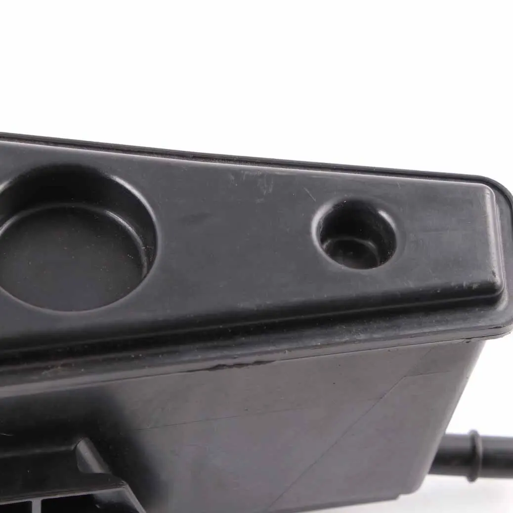 Aktivkohlefilter Aktivkohlebehälter Kraftstofftank für Mercedes W177 mit Teilenummer A2474703403 Mercedes W177 Aktivkohlefilter Aktivkohlebehälter Kraftstofftank - SKU A2474703403 - Teilenummer A2474703403