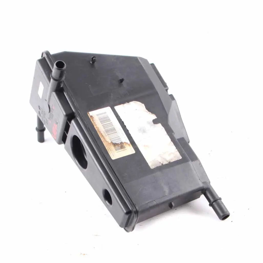 Filtro a carboni attivi Contenitore carbone serbatoio carburante per Mercedes W177 con numero di parte A2474703403 Mercedes W177 Filtro a carboni attivi Contenitore carbone serbatoio carburante - SKU A2474703403 - Numero di parte A2474703403