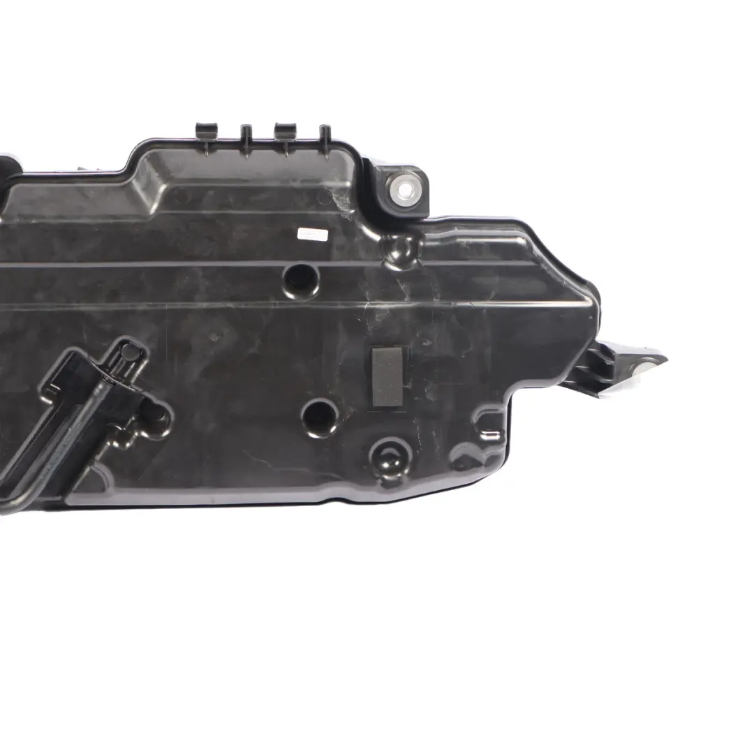 Depósito de aditivo AdBlue para Mercedes W177 W247 Diesel con número de pieza A2474709002 Mercedes W177 W247 Diesel Depósito de aditivo AdBlue - SKU A2474709002 - Número de pieza A2474709002