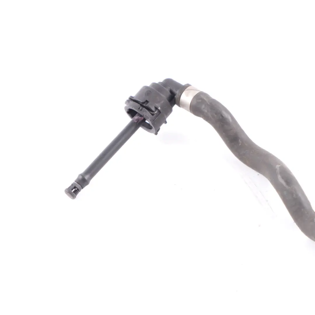 Rura Wąż Przewód Wody do Mercedes W205 o numerze A2475010125 Mercedes W205 Rura Wąż Przewód Wody - SKU A2475010125 - Numer Części A2475010125