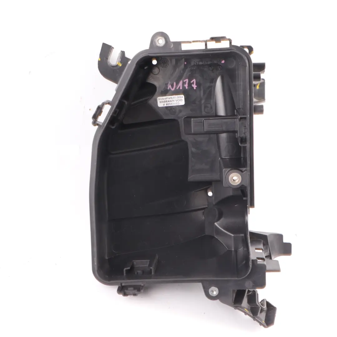 Coperchio scatola fusibili alloggiamento vano motore supporto per Mercedes W177 W247 con numero di parte A2475407600 Mercedes W177 W247 Coperchio scatola fusibili alloggiamento vano motore supporto - SKU A2475407600 - Numero di parte A2475407600