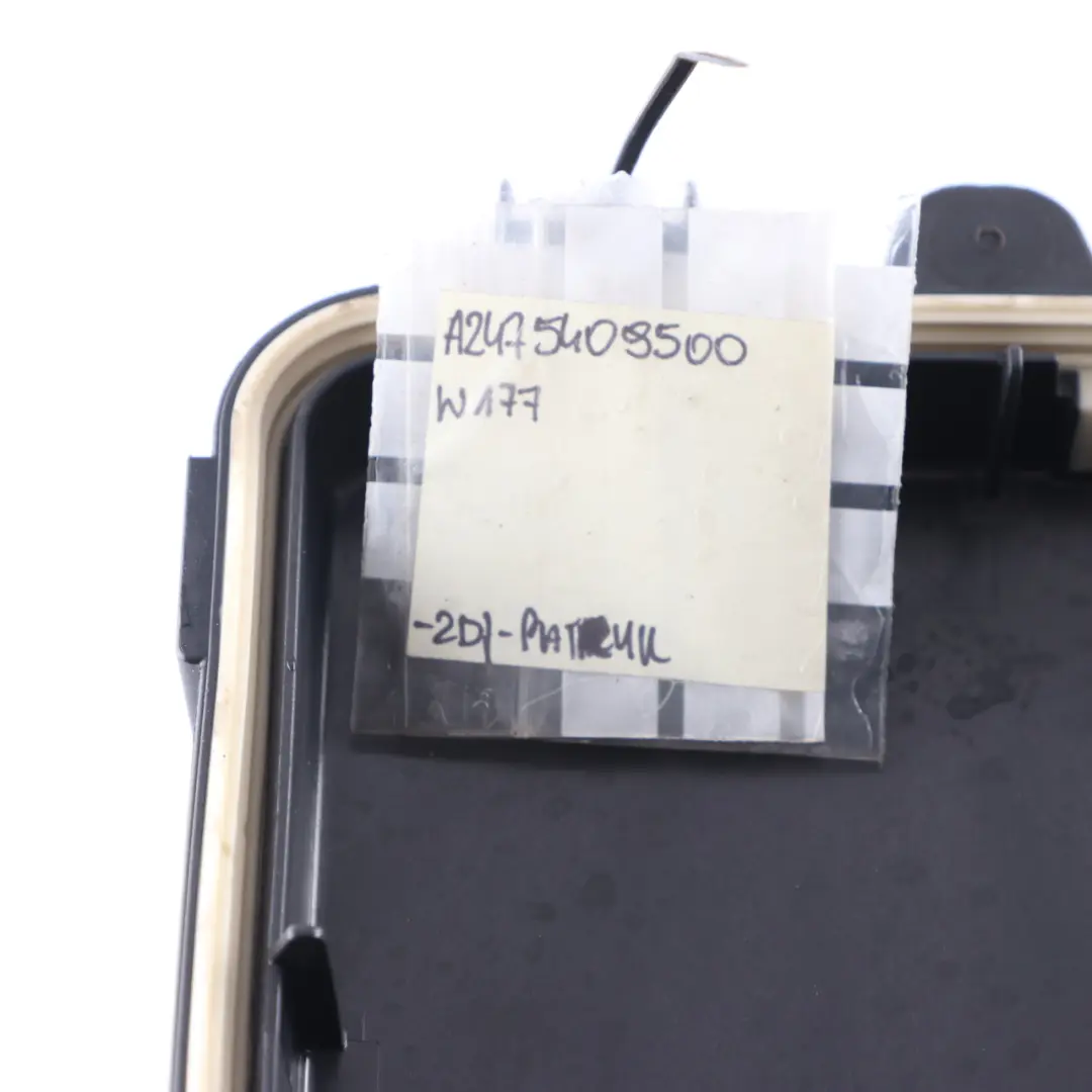 Couvercle de boîte à fusibles pour Mercedes W177 à propos du numéro de pièce A2475409500 Mercedes W177 Couvercle de boîte à fusibles - SKU A2475409500 - Numéro de pièce A2475409500