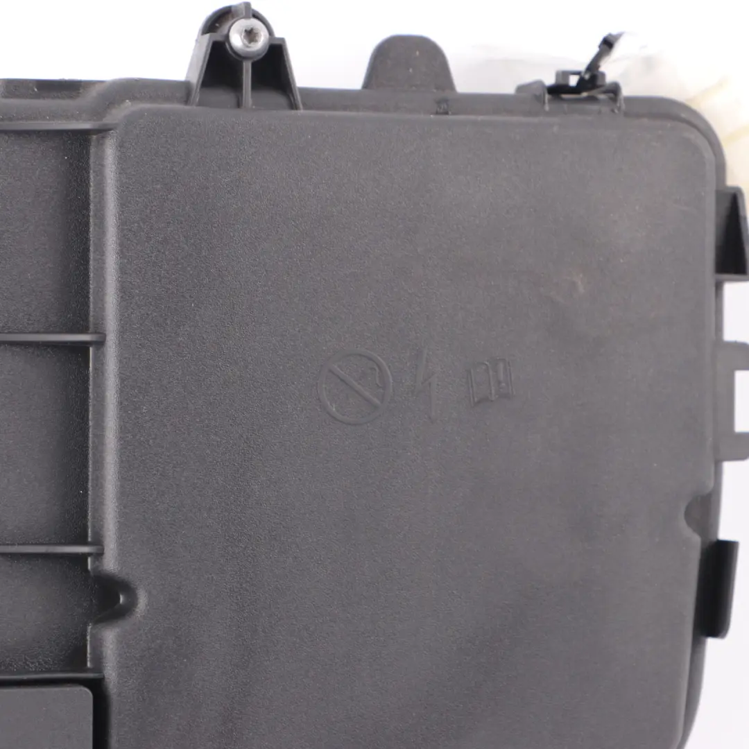 Mercedes W177 Caja de fusibles Tapa embellecedora - SKU A2475409500 - Número de pieza A2475409500