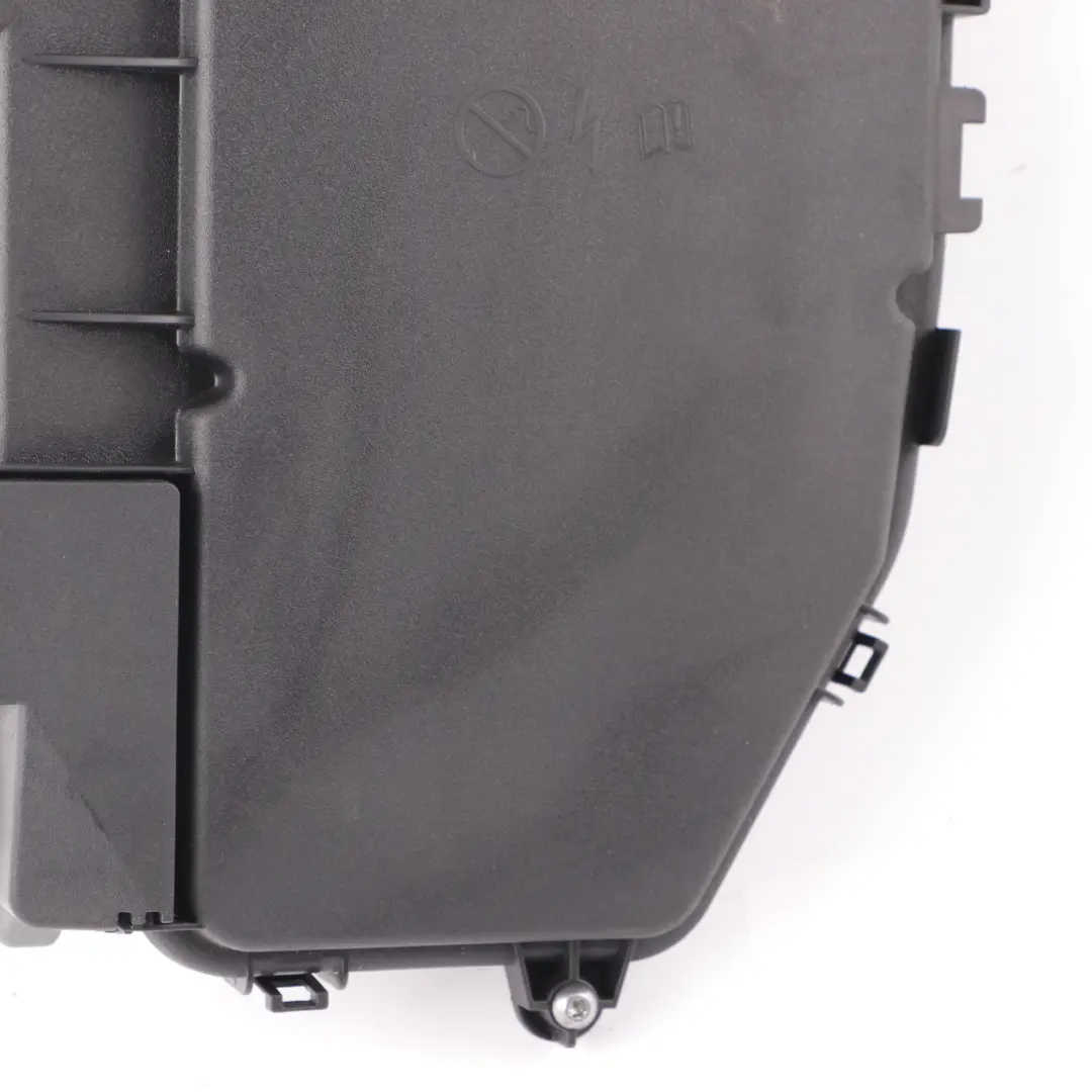 Couvercle de boîte à fusibles pour Mercedes W177 à propos du numéro de pièce A2475409500 Mercedes W177 Couvercle de boîte à fusibles - SKU A2475409500 - Numéro de pièce A2475409500