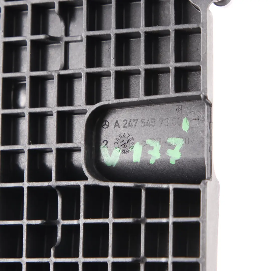 Caja de fusibles Relé Tapa Unidad de Control Soporte Embellecedor para Mercedes W177 con número de pieza A2475457300 Mercedes W177 Caja de fusibles Relé Tapa Unidad de Control Soporte Embellecedor - SKU A2475457300 - Número de pieza A2475457300