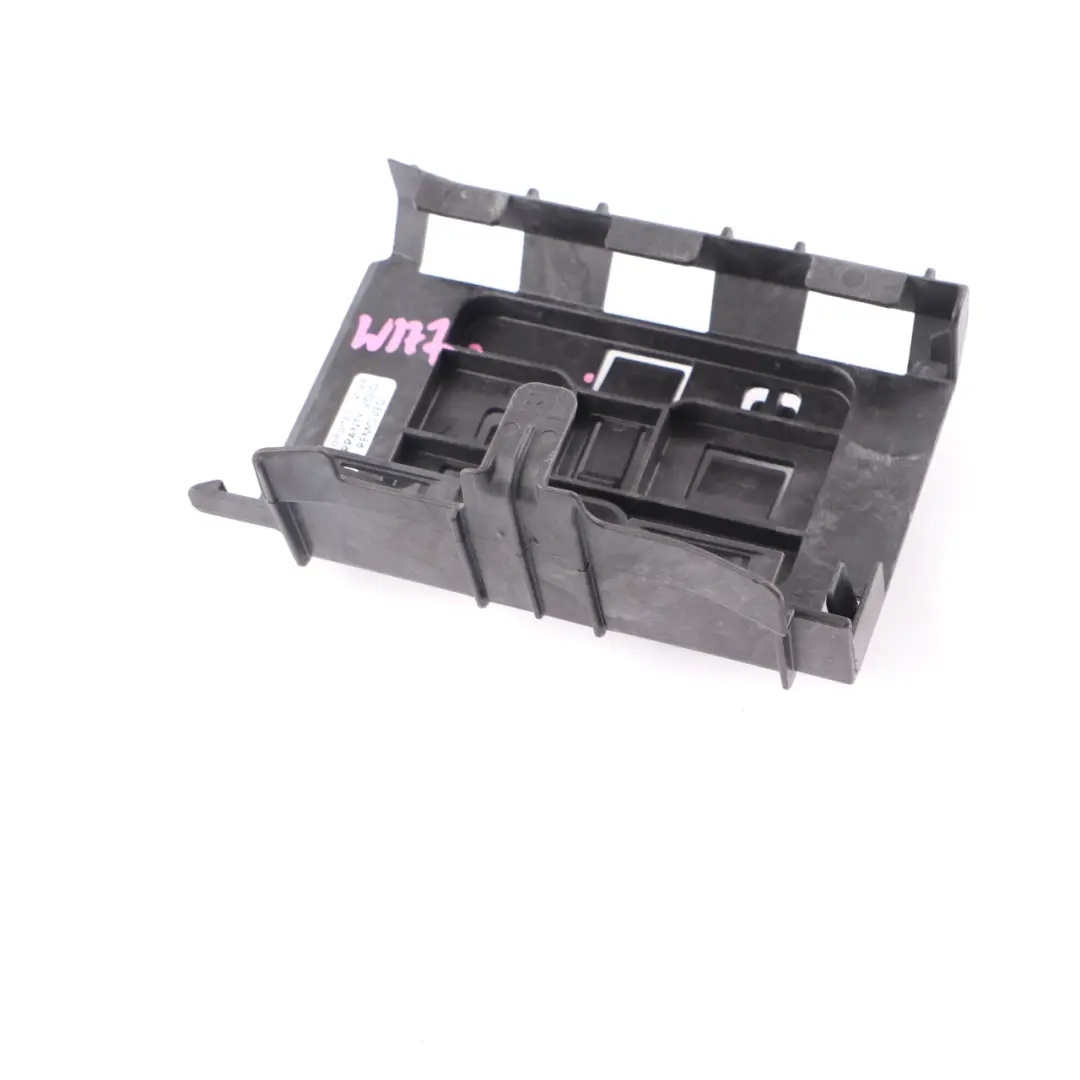 Uchwyt Mocowanie Panel do Mercedes W177 o numerze A2475457900 Mercedes W177 Uchwyt Mocowanie Panel - SKU A2475457900 - Numer Części A2475457900