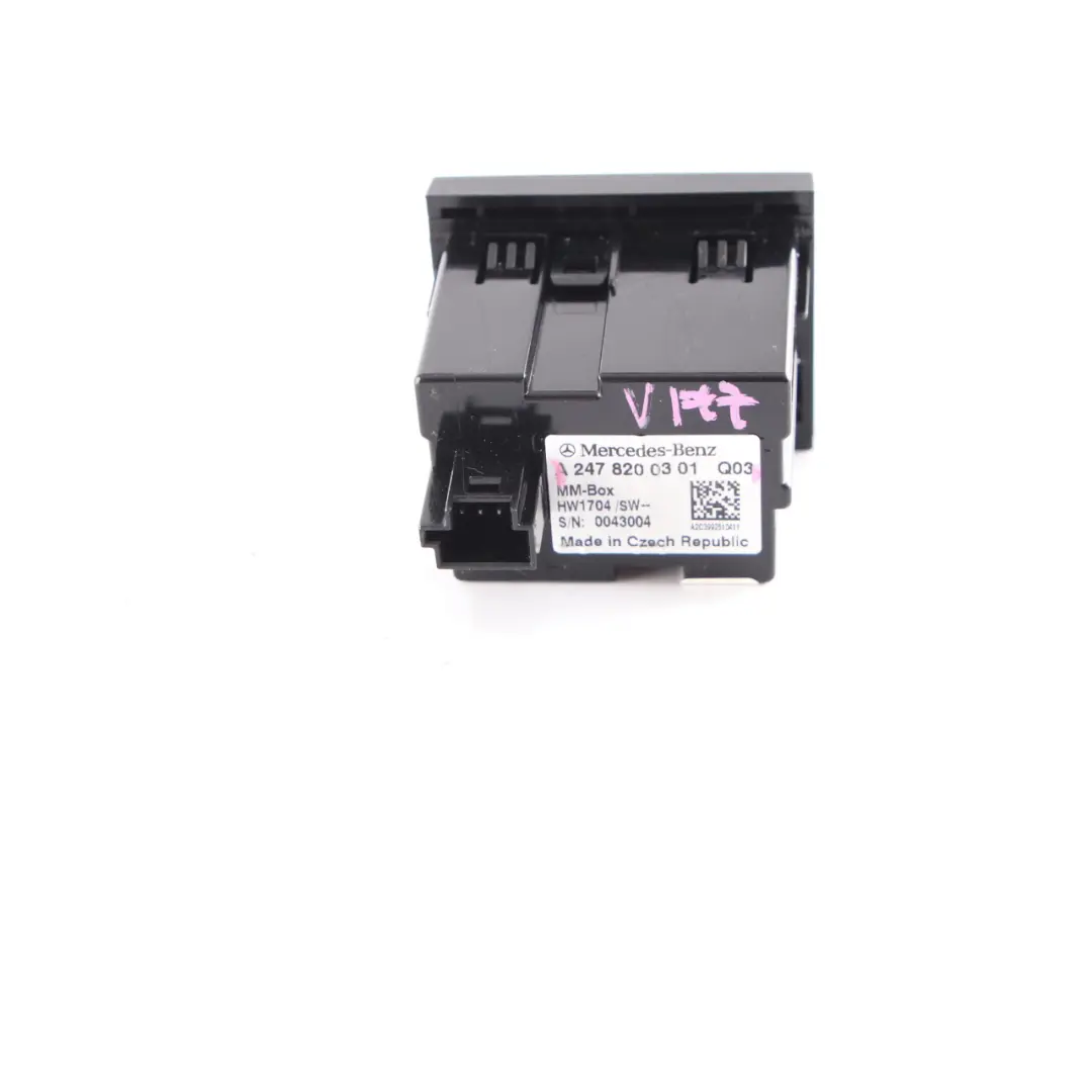 USB C Puerto Enchufe Conector Panel de control para Mercedes W177 W247 con número de pieza A2478200301 Mercedes W177 W247 USB C Puerto Enchufe Conector Panel de control - SKU A2478200301 - Número de pieza A2478200301